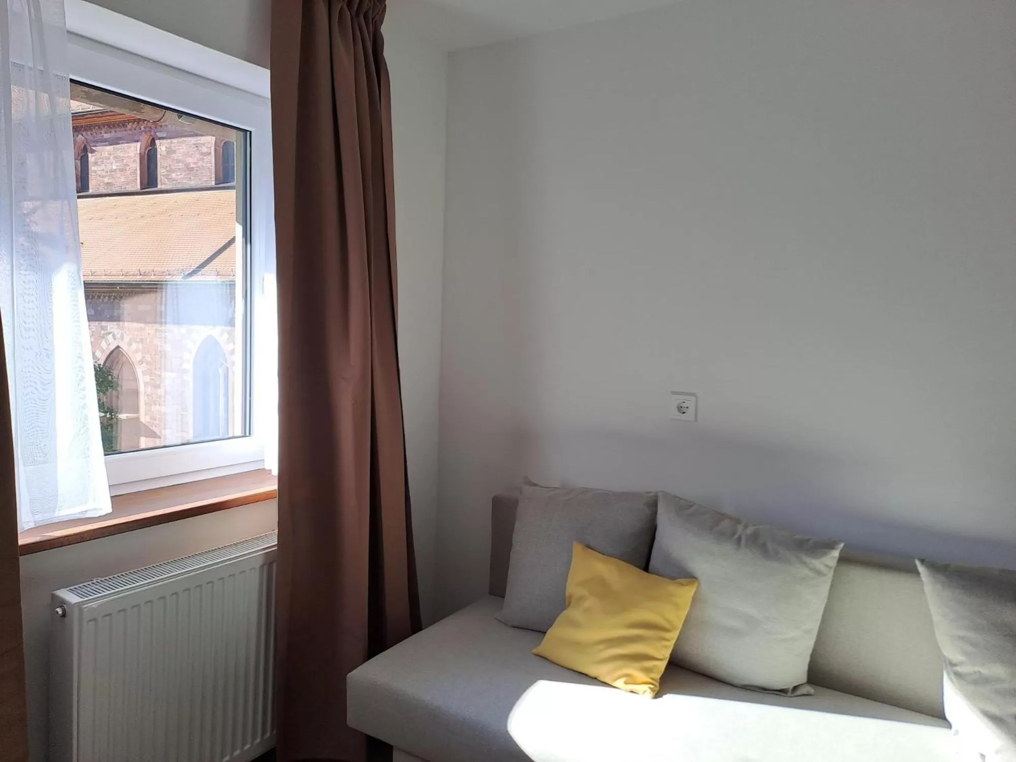 Bed in Hotel Grüner Baum - Melissone Italian Restaurant