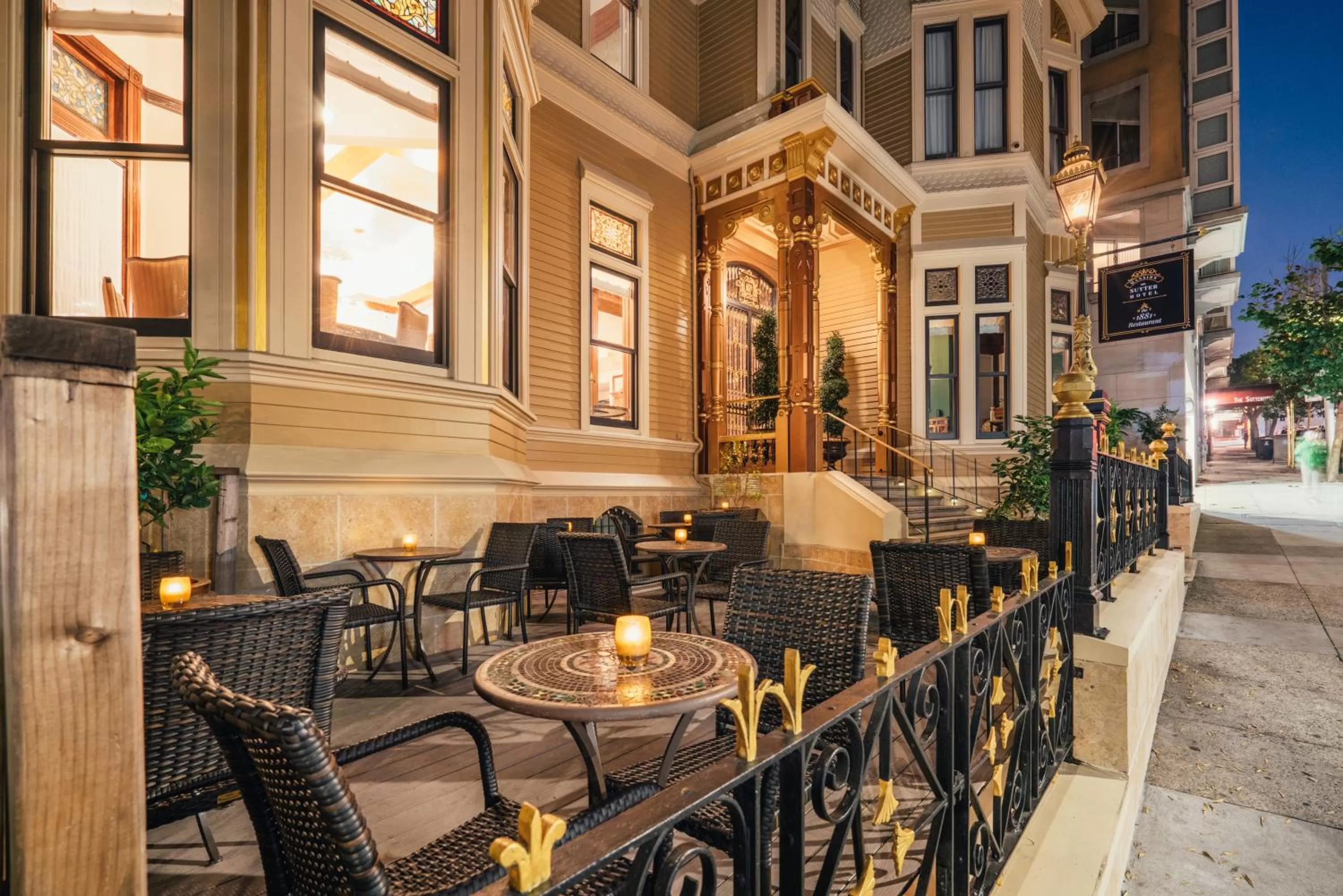 Patio in Neighbourgood Sutter Mansion