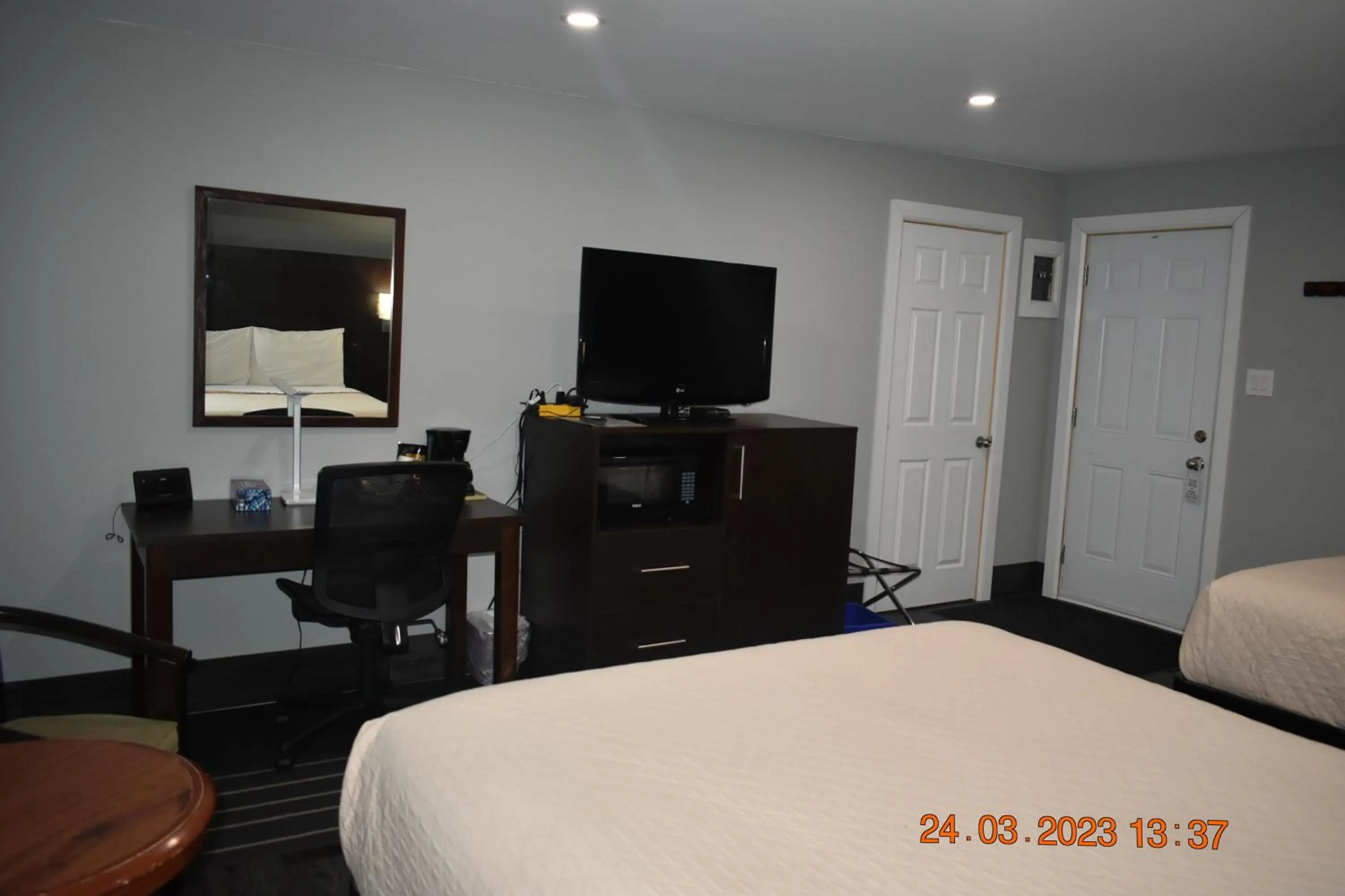 Bed in Time Travellers Motel