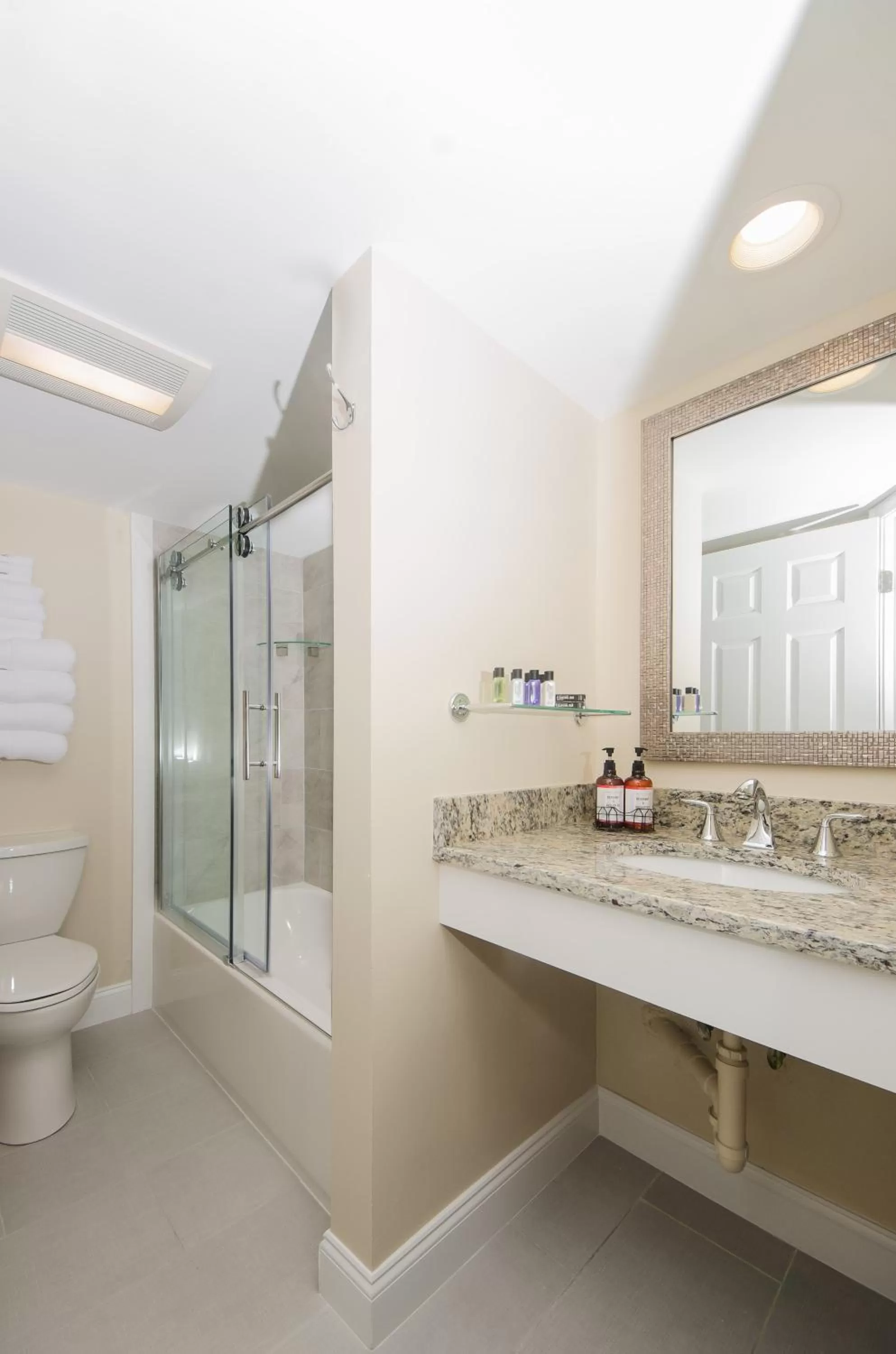 Bathroom in The Inn At Ring's Island