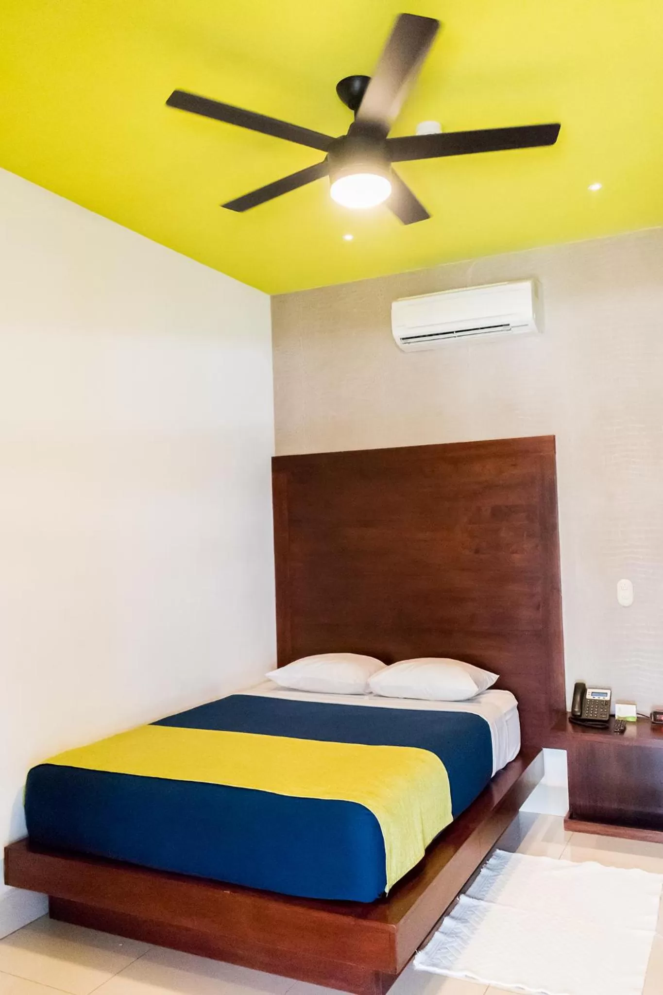 Toilet, Bed in Hotel Agualcas