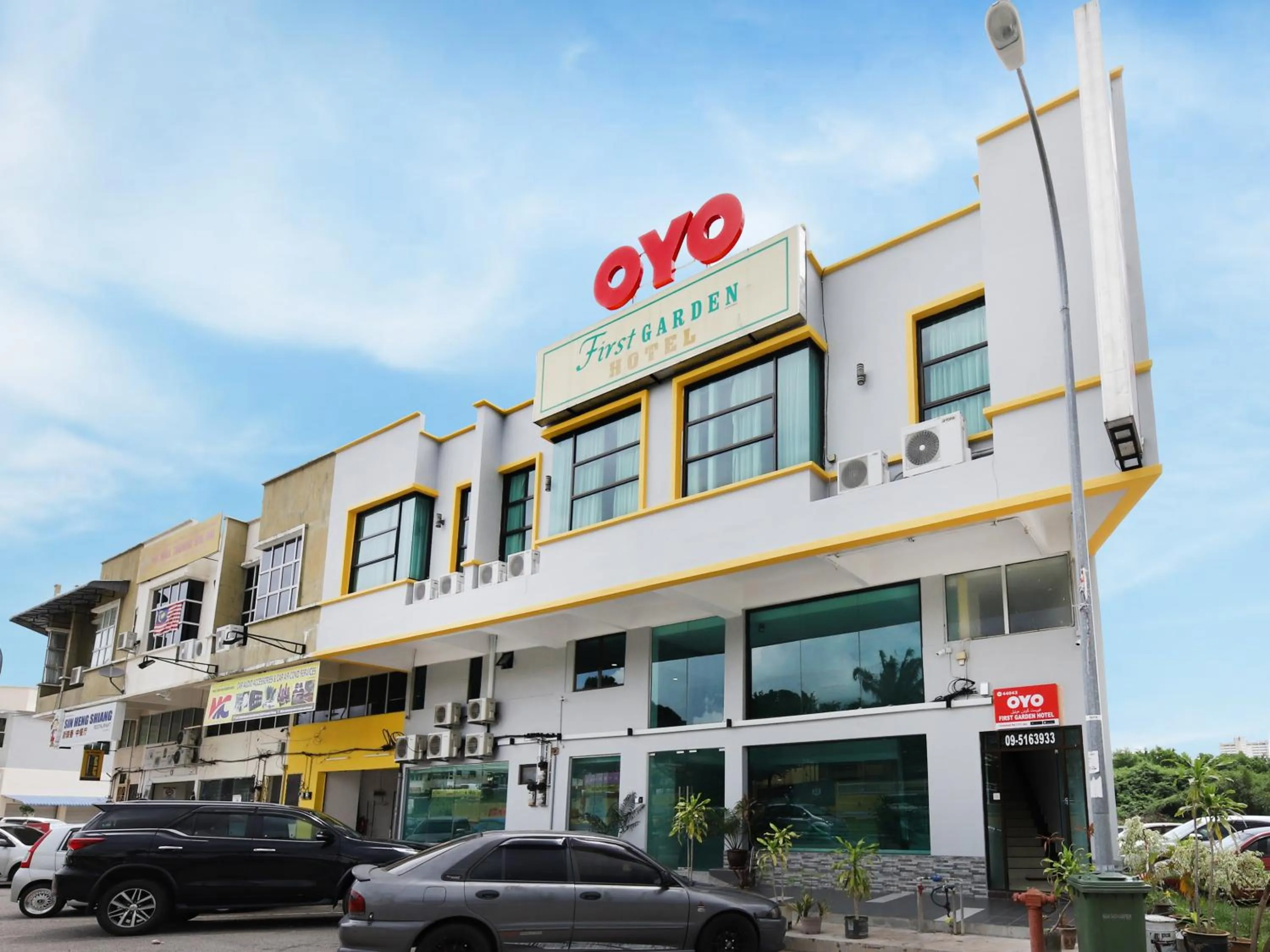 Property Building in OYO 44043 First Garden Hotel