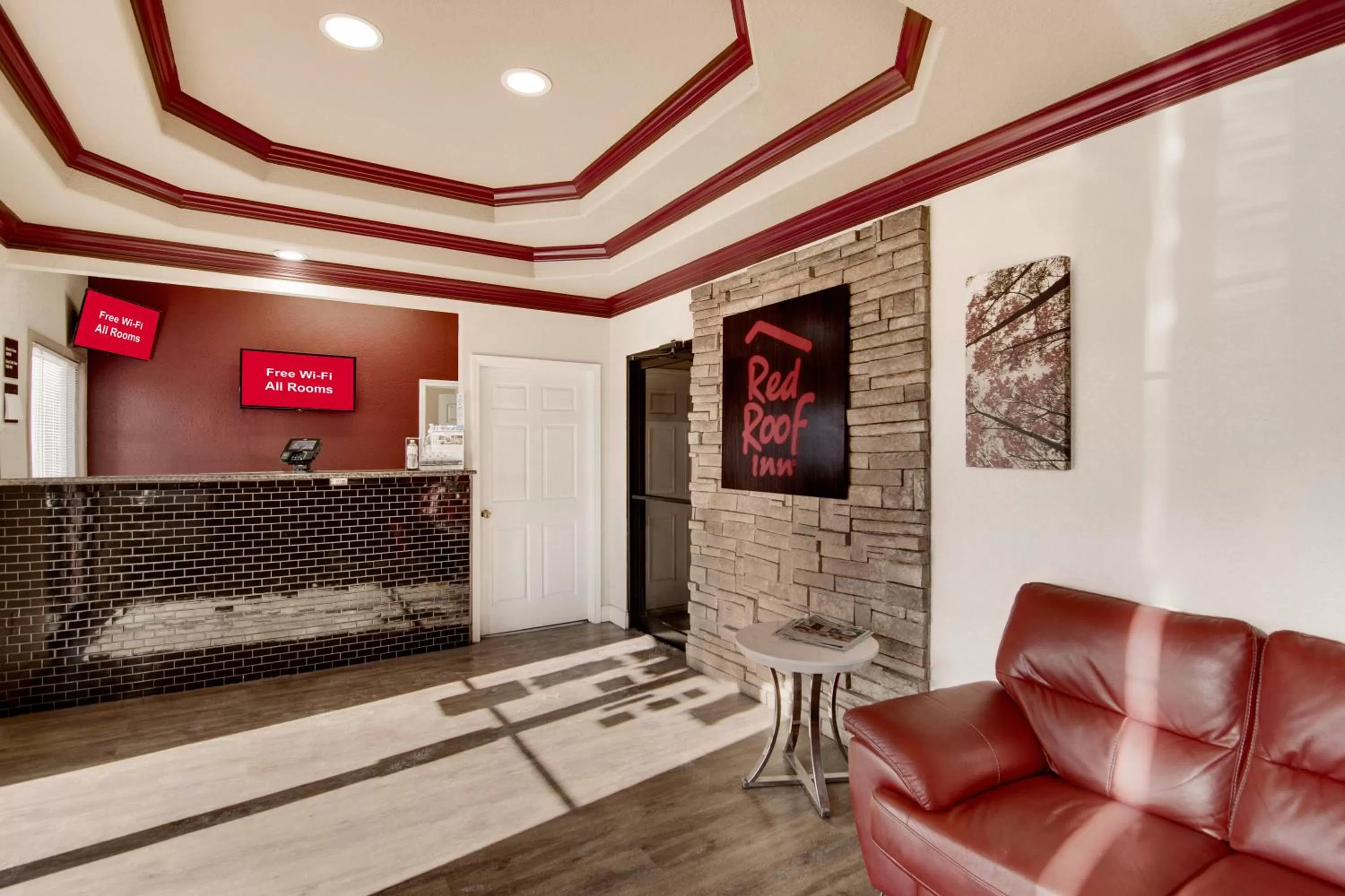 Lobby or reception in Red Roof Inn & Suites Pensacola-NAS Corry