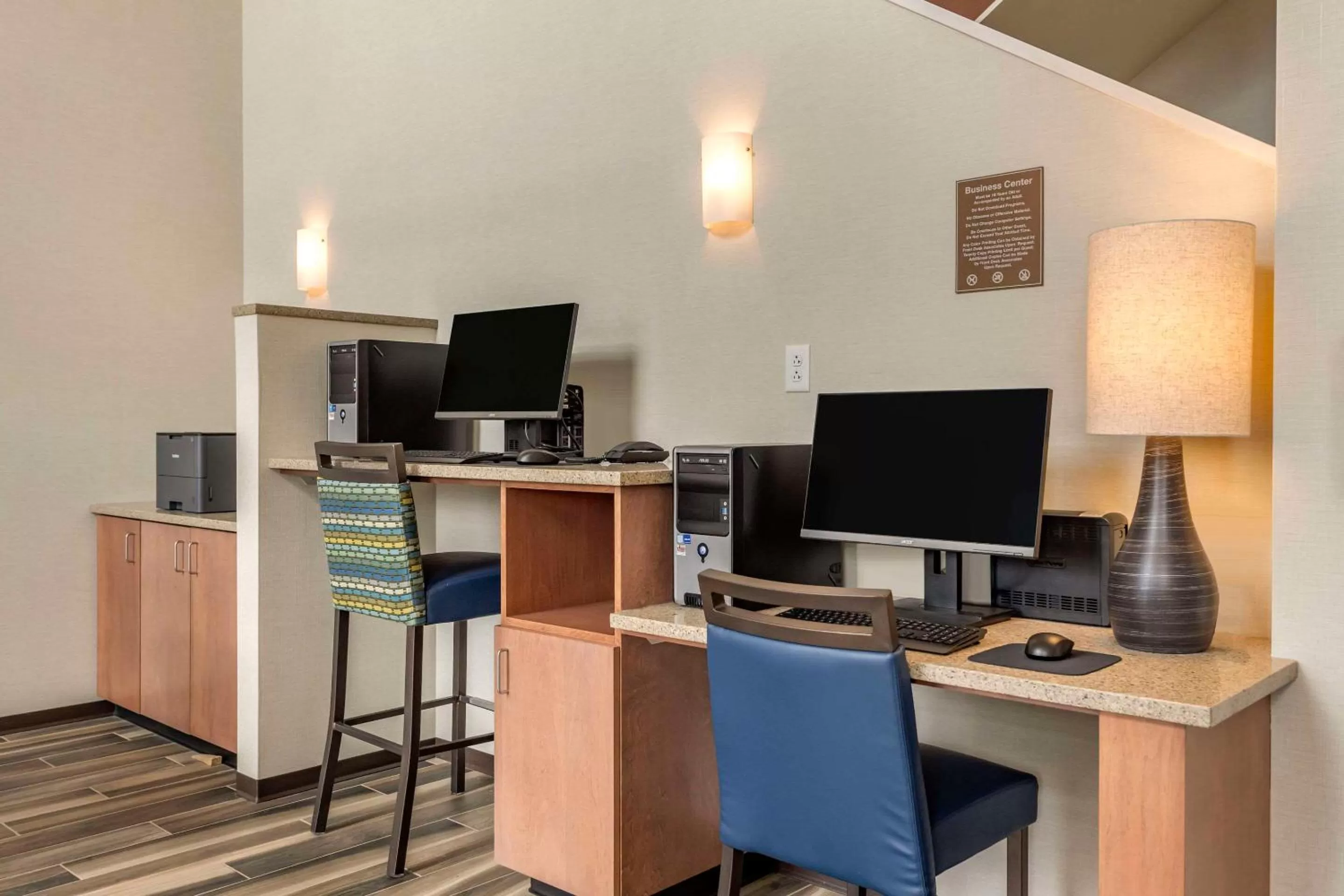 Business facilities in Comfort Inn & Suites Pittsburgh-Northshore
