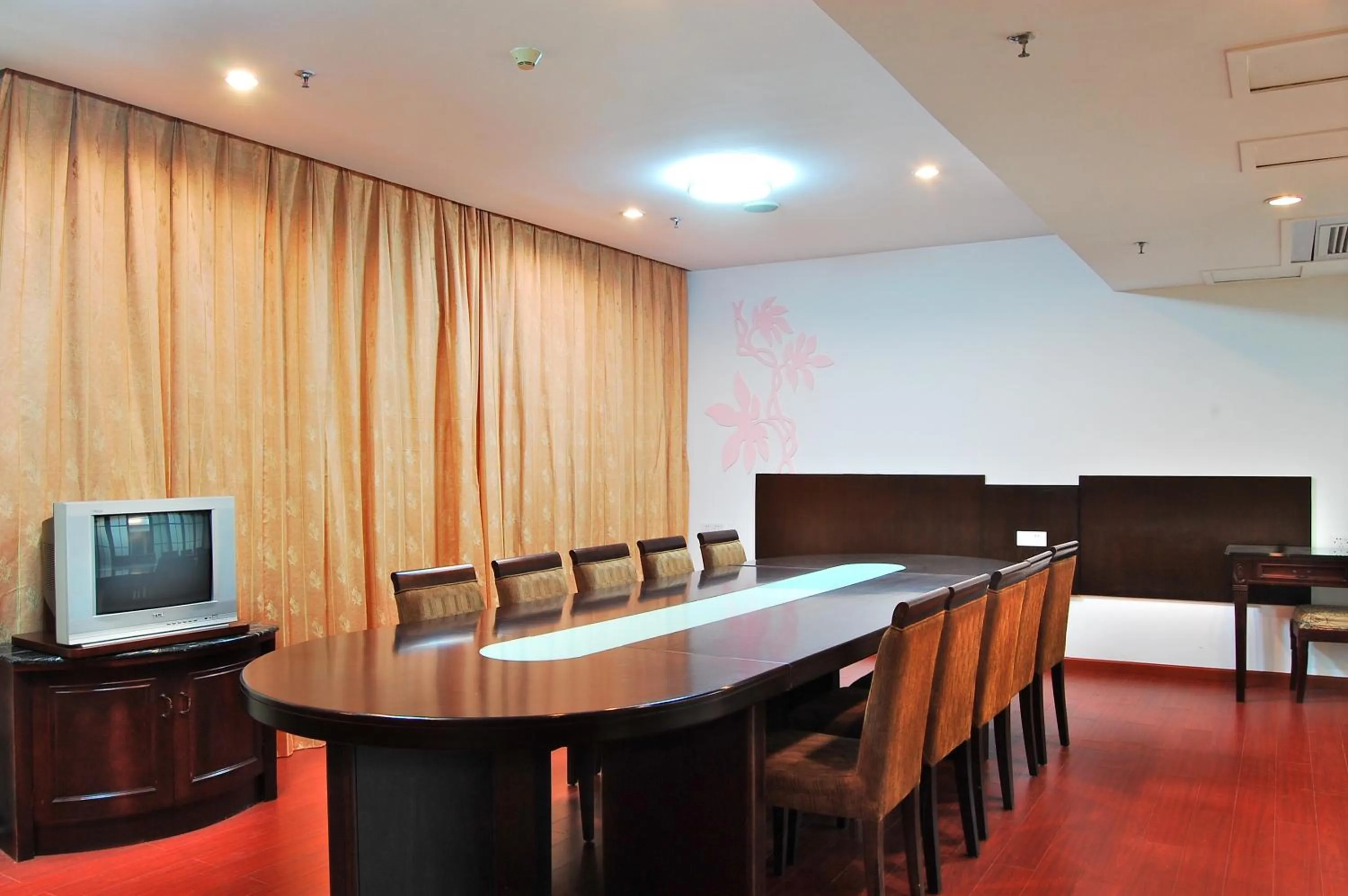 Business facilities in Xinhua Hotel