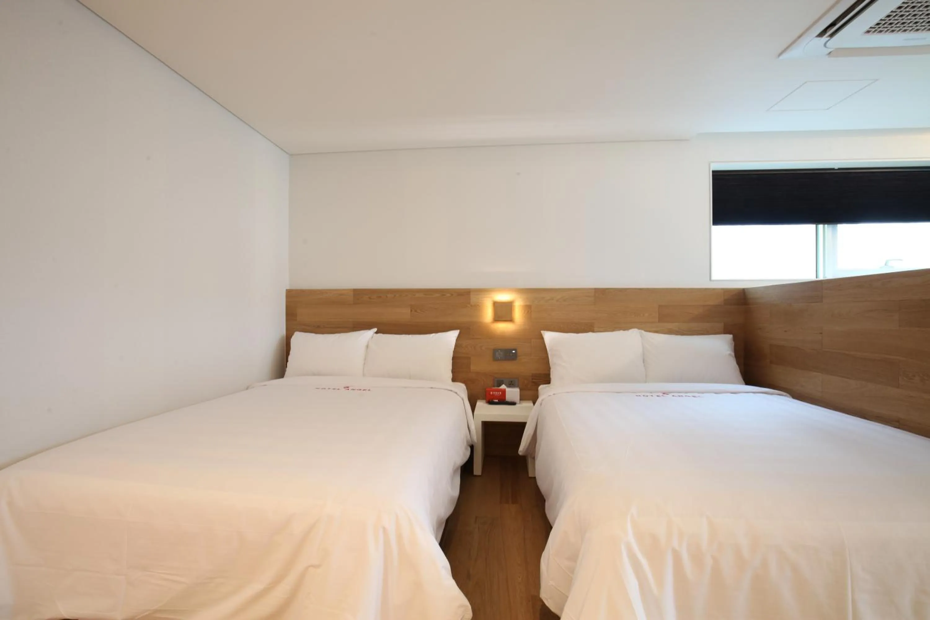 Decorative detail, Bed in Angel Hotel