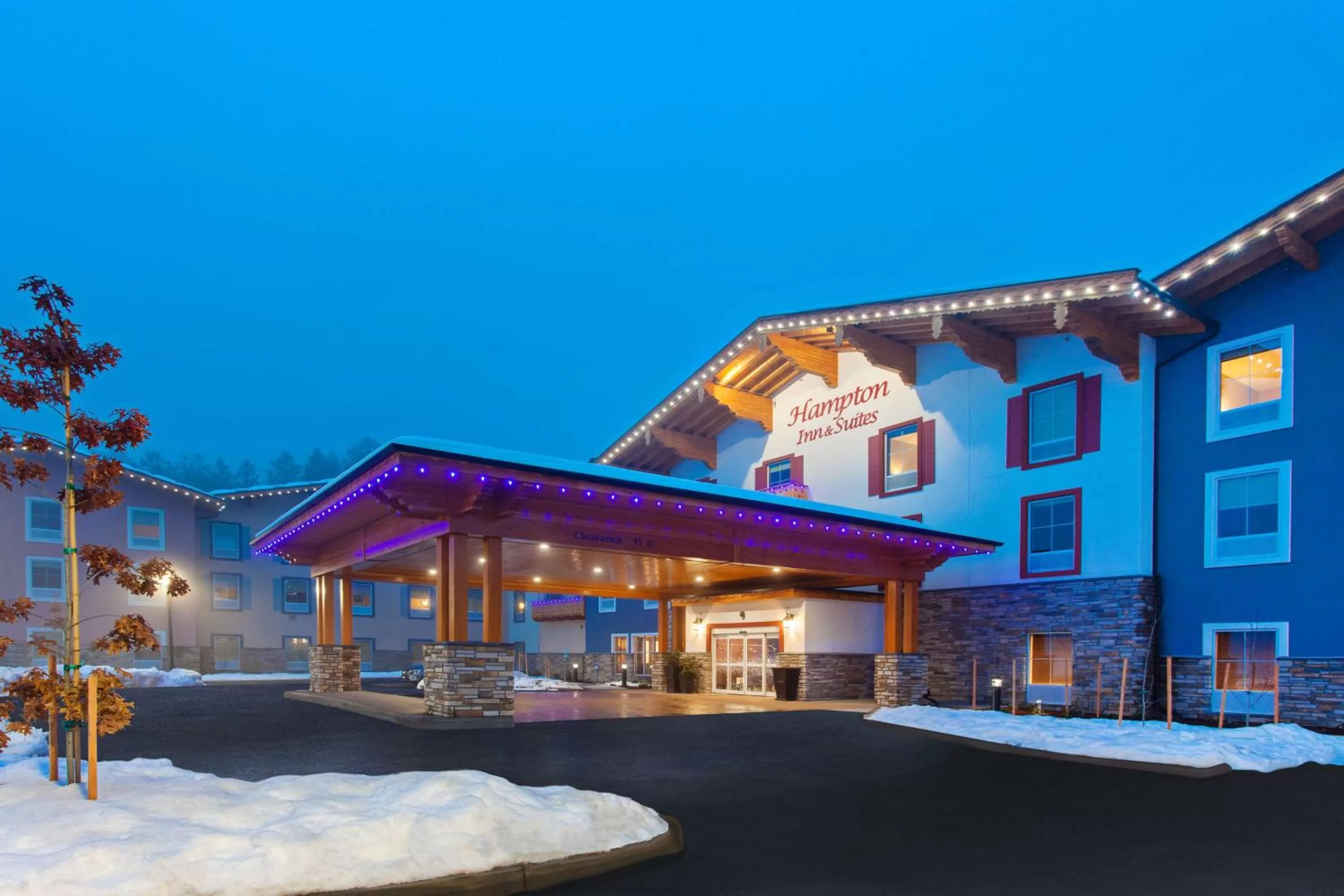 Property building in Hampton Inn & Suites Leavenworth