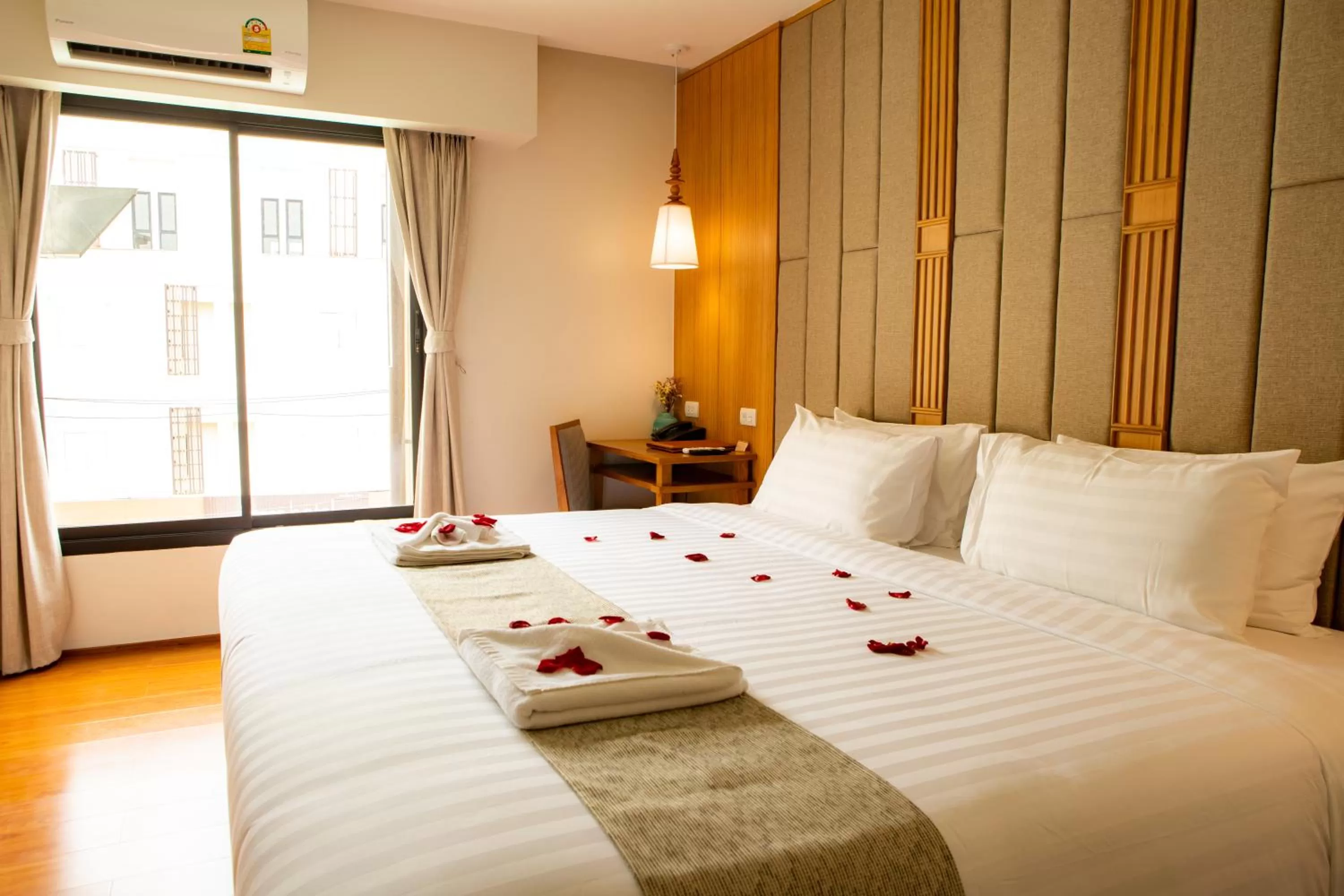 Bedroom, Bed in Lanna Thaphae Hotel