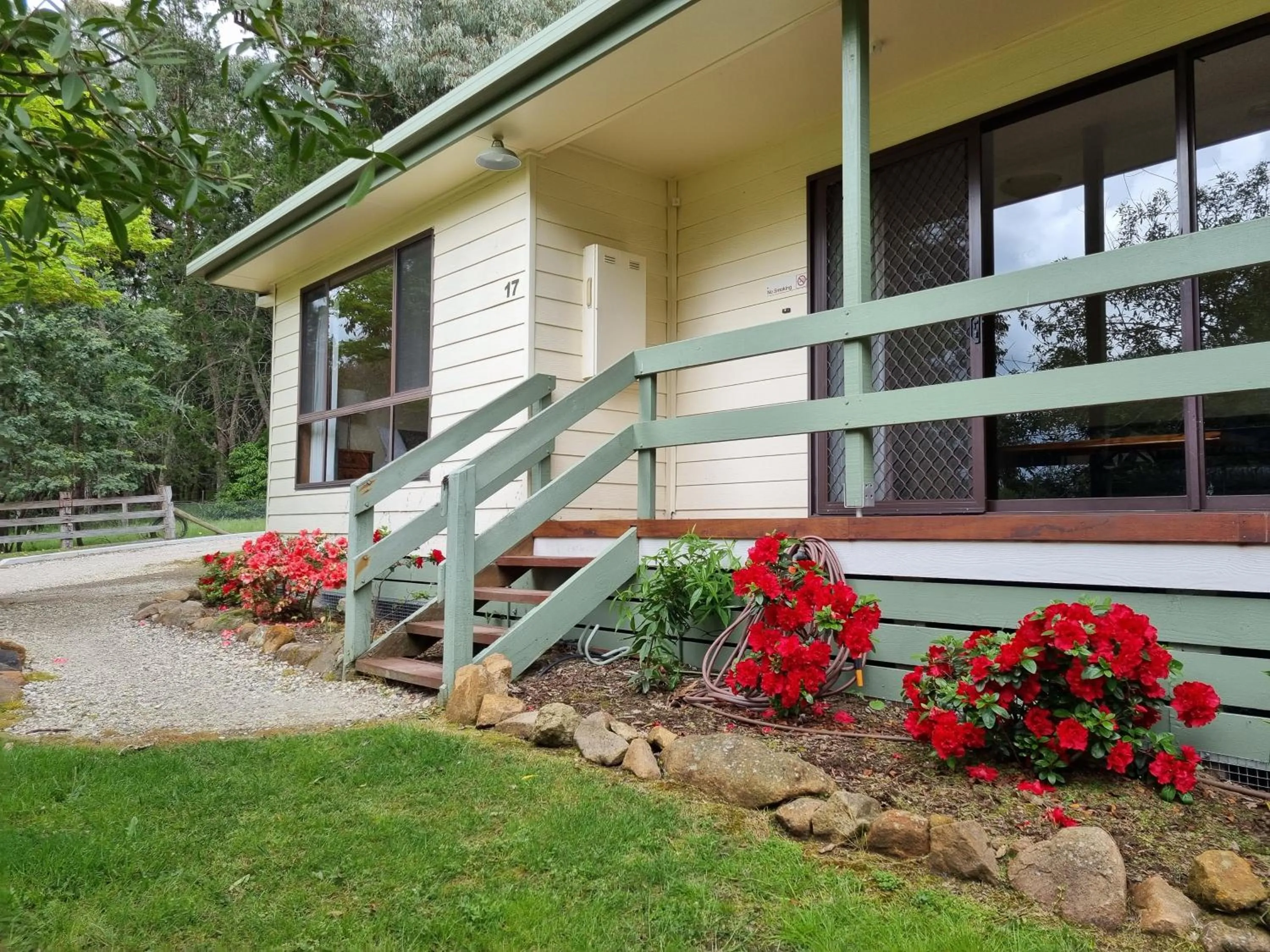 Property building in Golden Heritage Apartments Beechworth