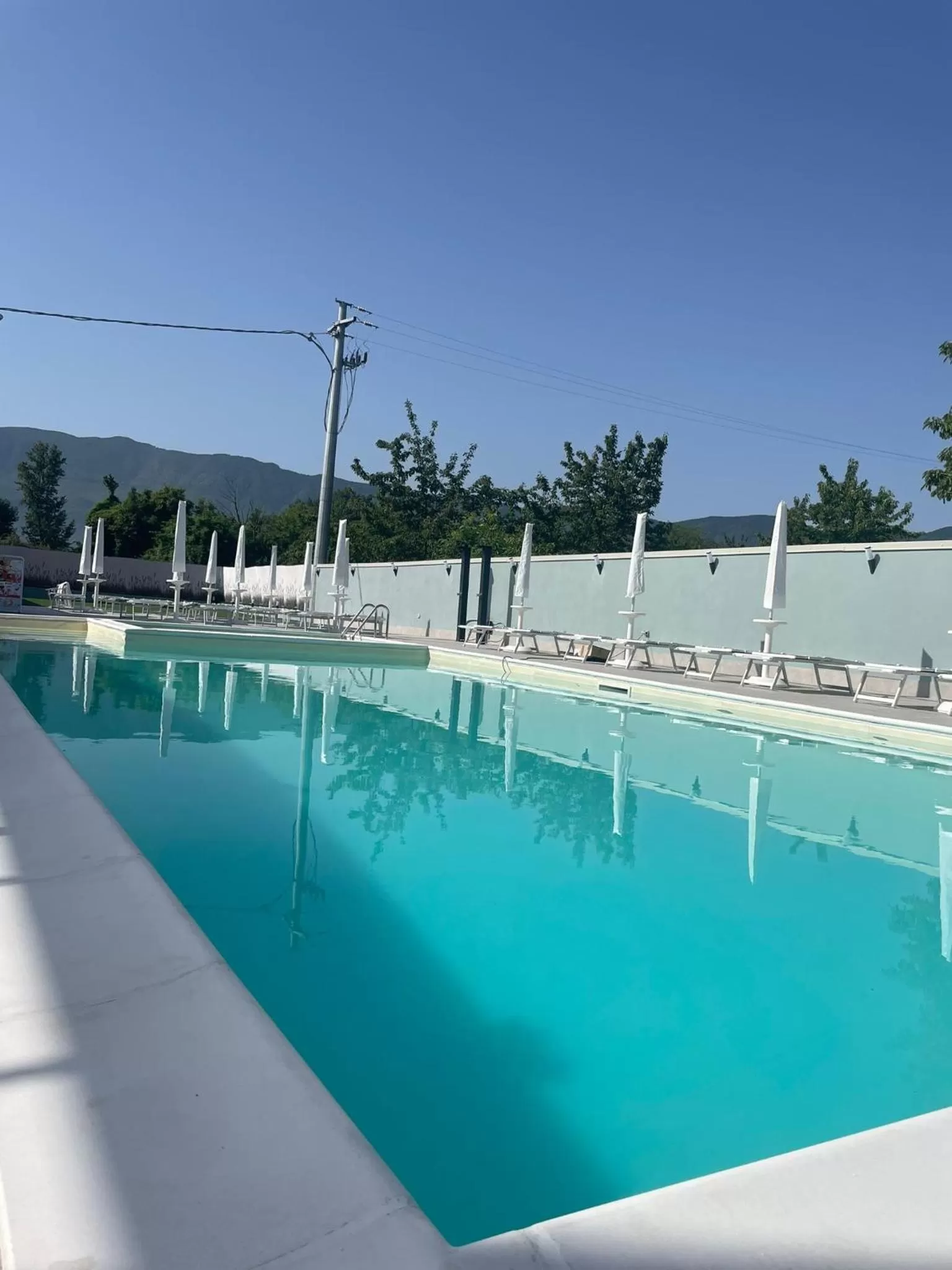 Swimming Pool in Montesarchiorooms