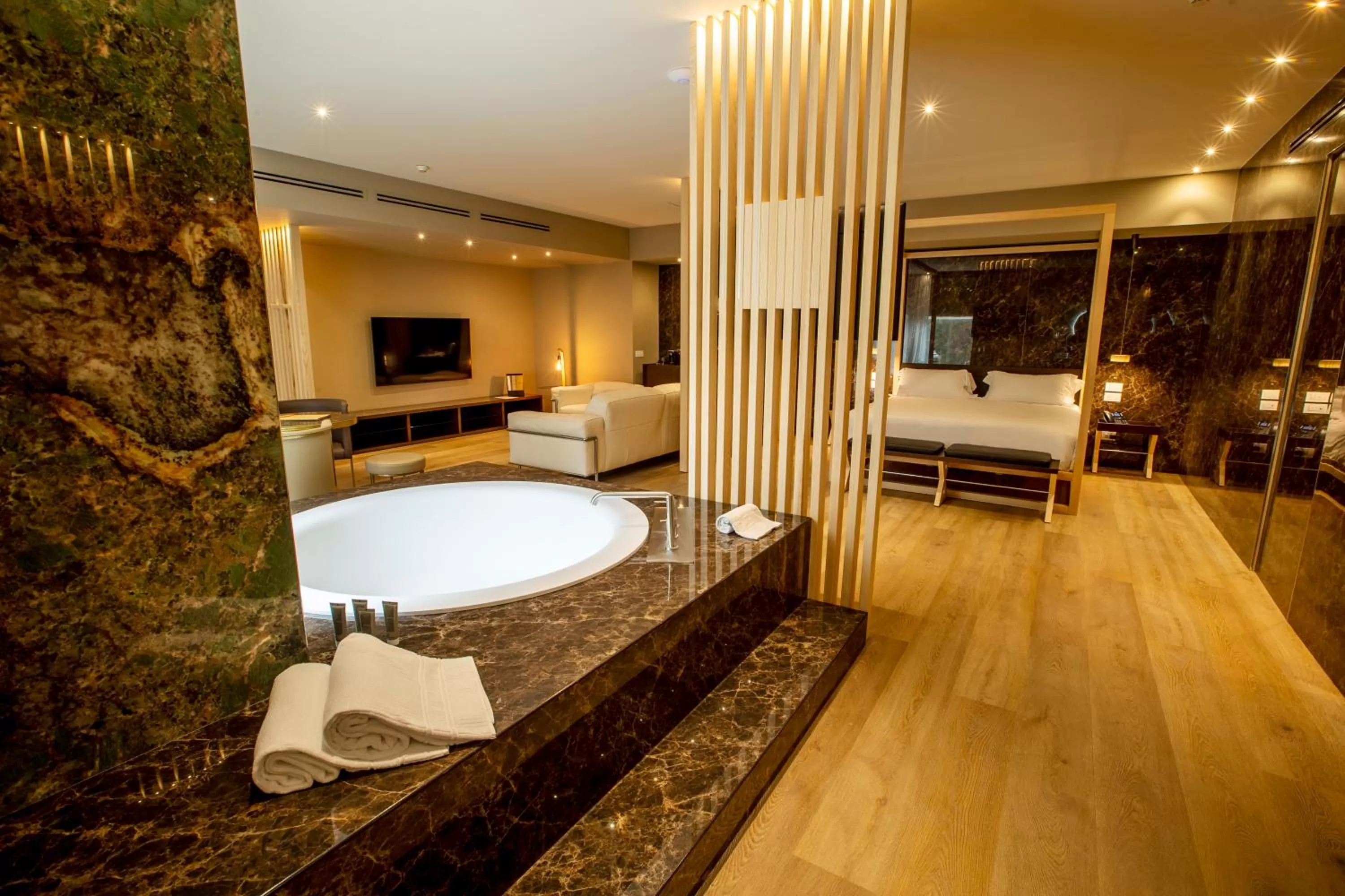 Photo of the whole room in UNA HOTELS MH Matera