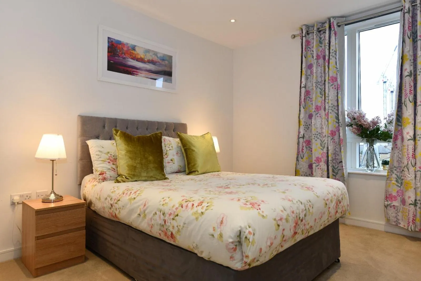 Bed in Kew Bridge Apartments