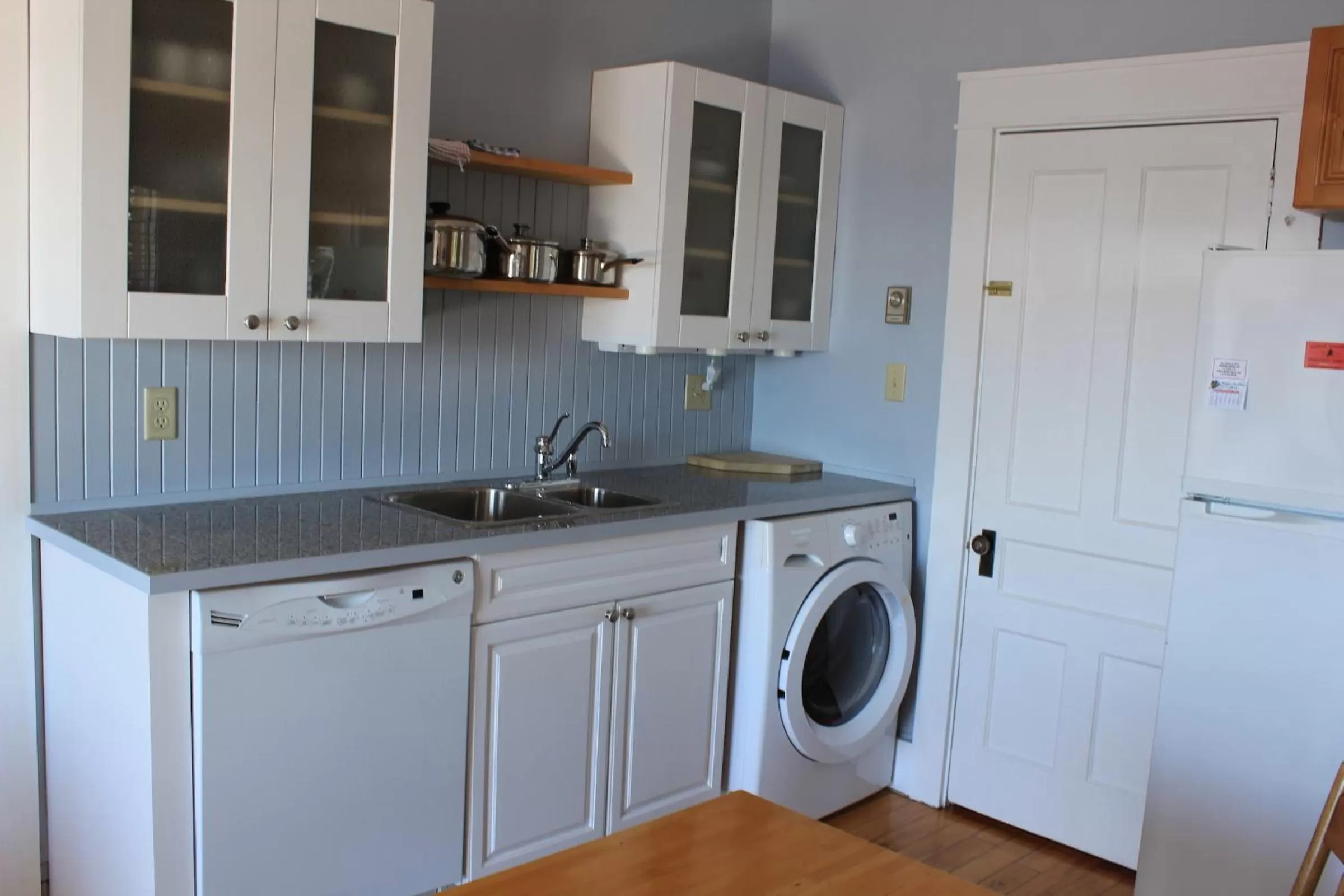 Kitchen or kitchenette in Compass Rose Heritage Inn