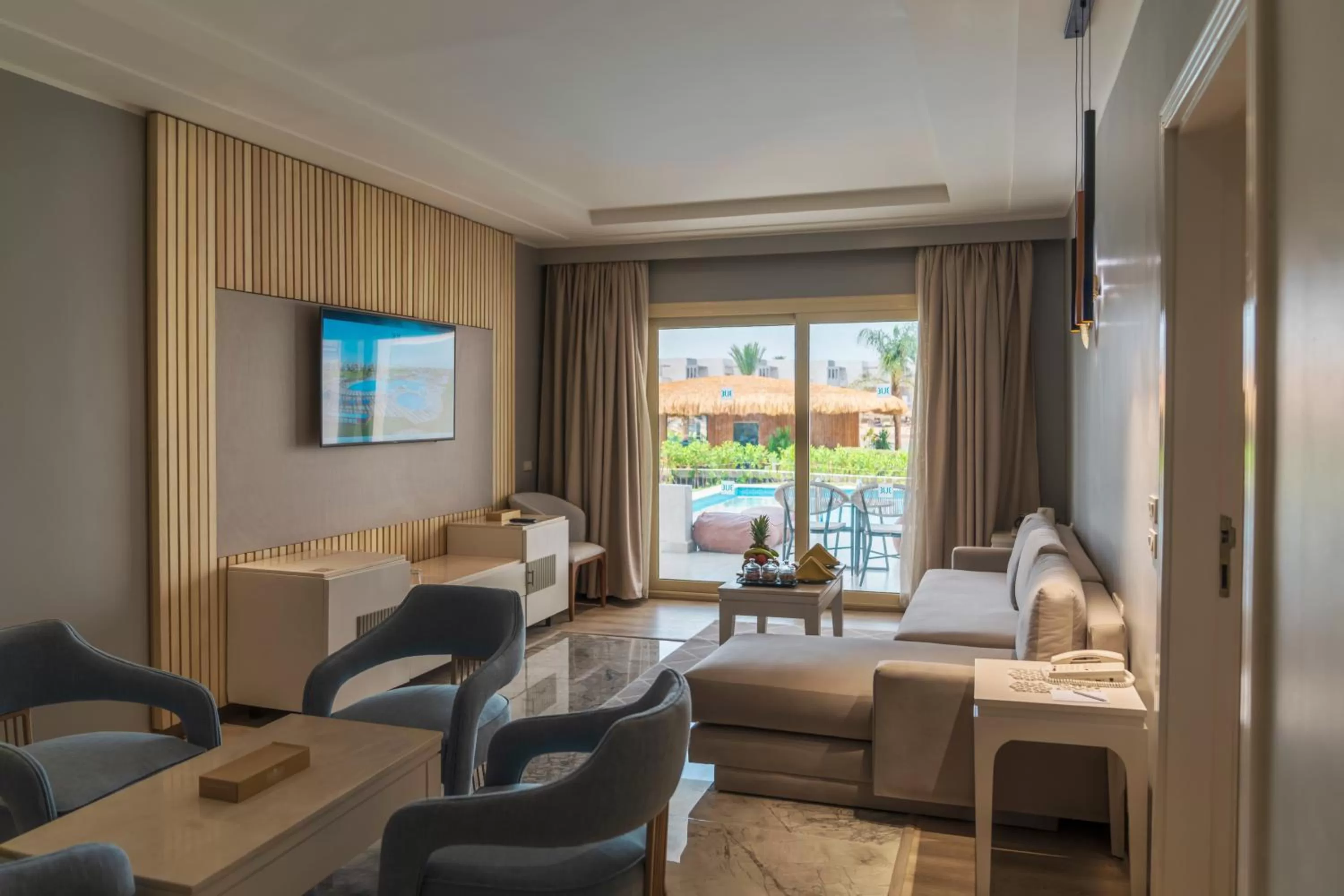 TV and multimedia in Sunrise Crystal Bay Resort -Grand Select