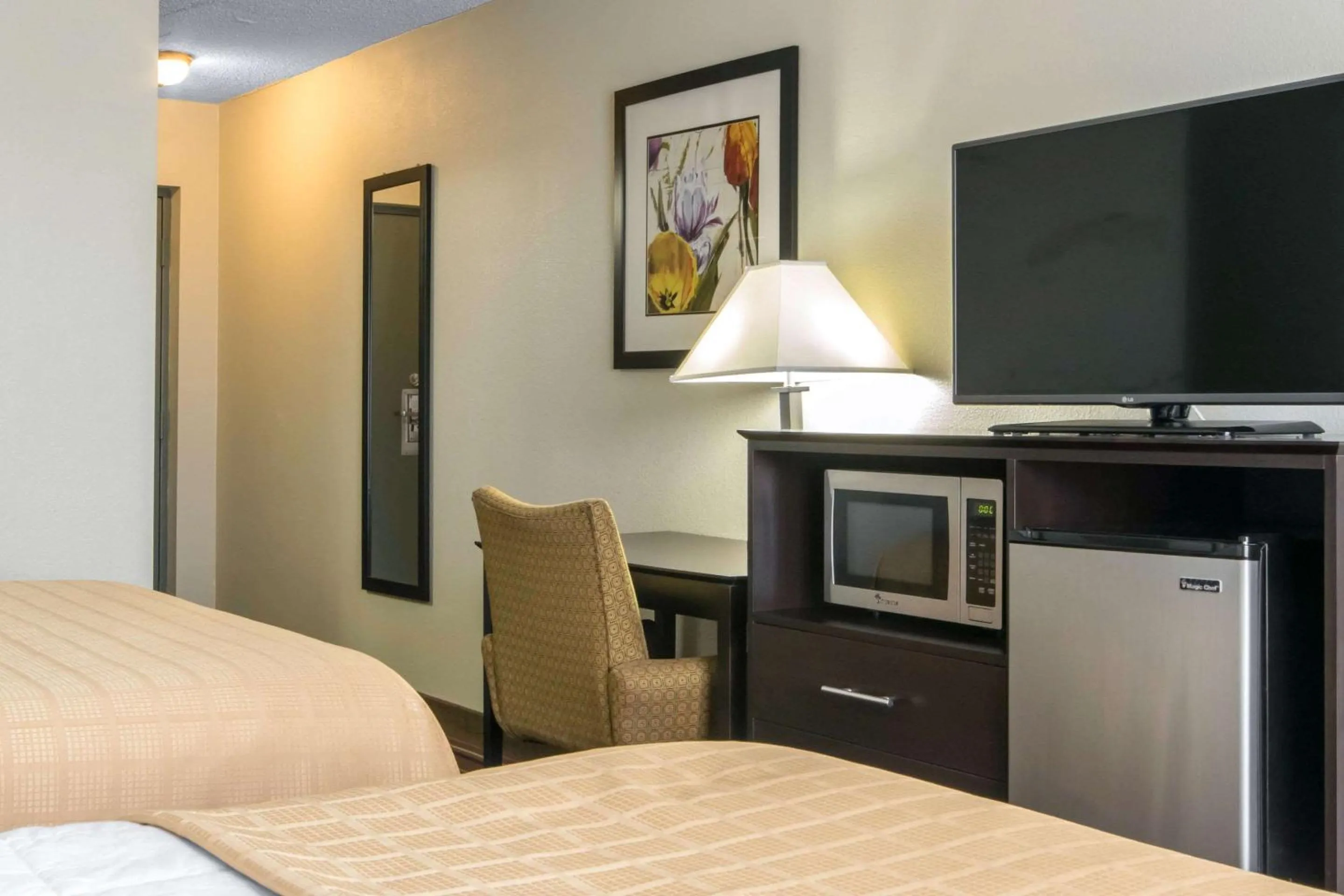 Photo of the whole room, Bed in Quality Inn & Suites Horse Cave - Cave City