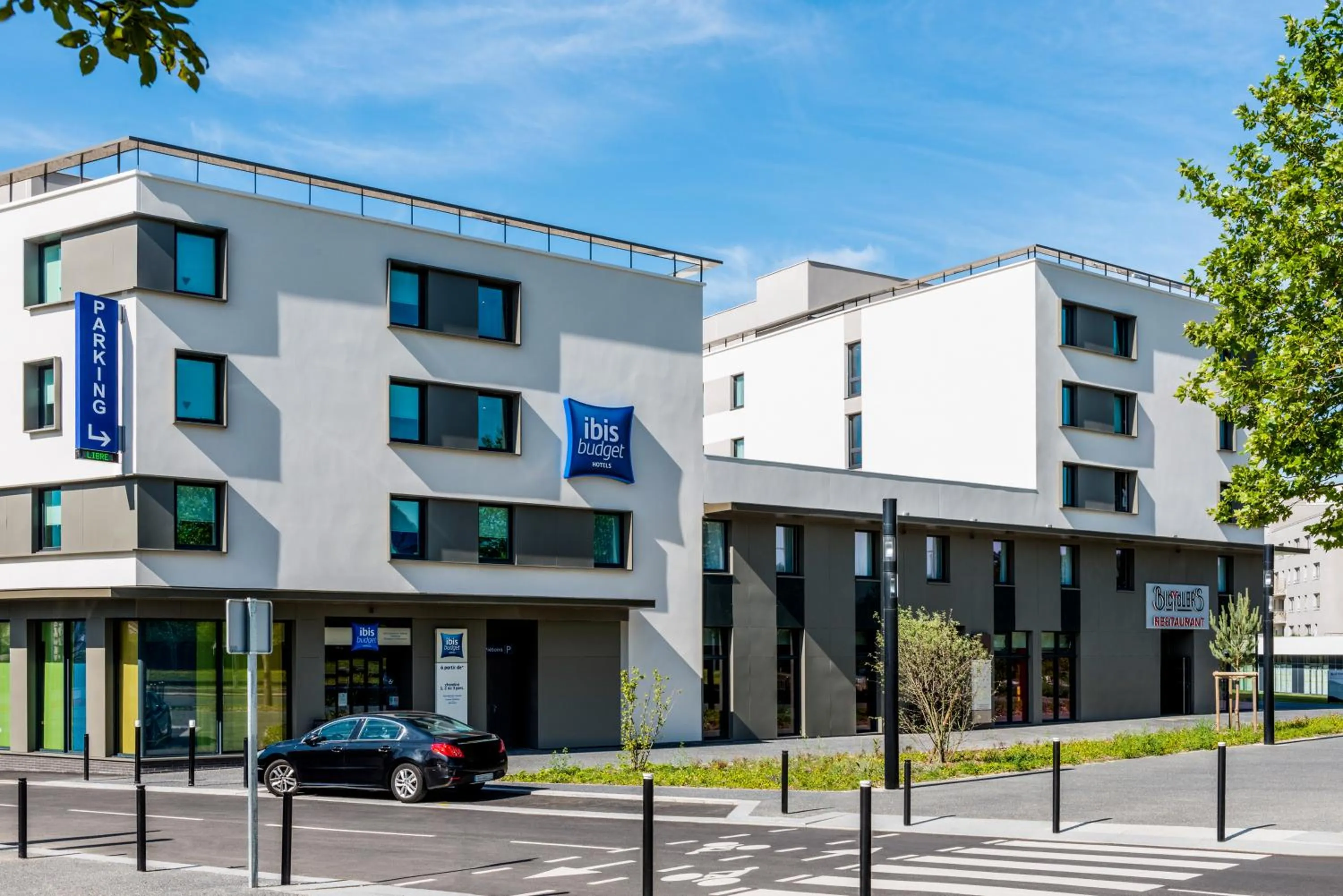 Property building in ibis budget Saint Quentin Yvelines - Vélodrome