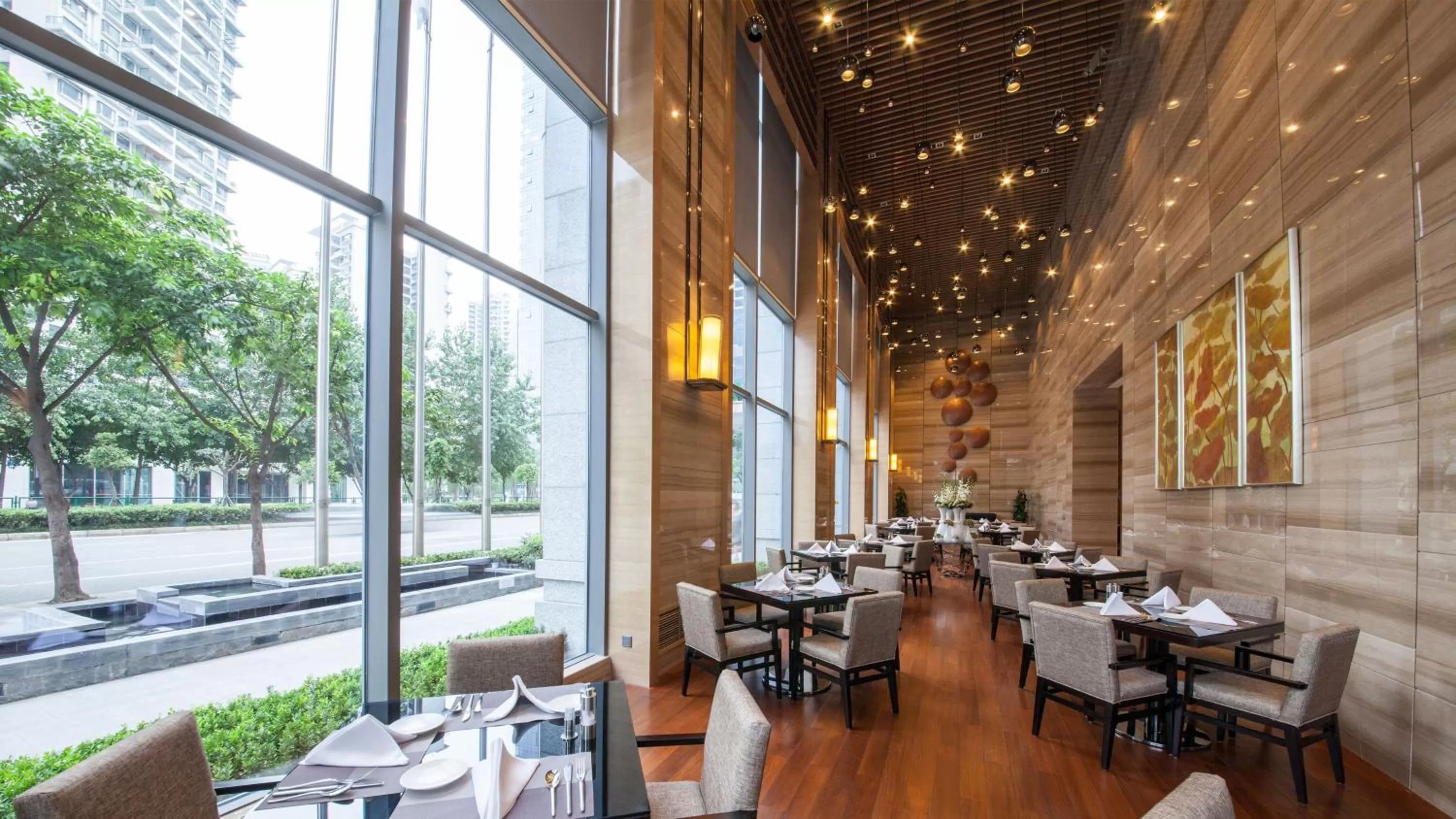 Restaurant/places to eat in Holiday Inn Chengdu Oriental Plaza