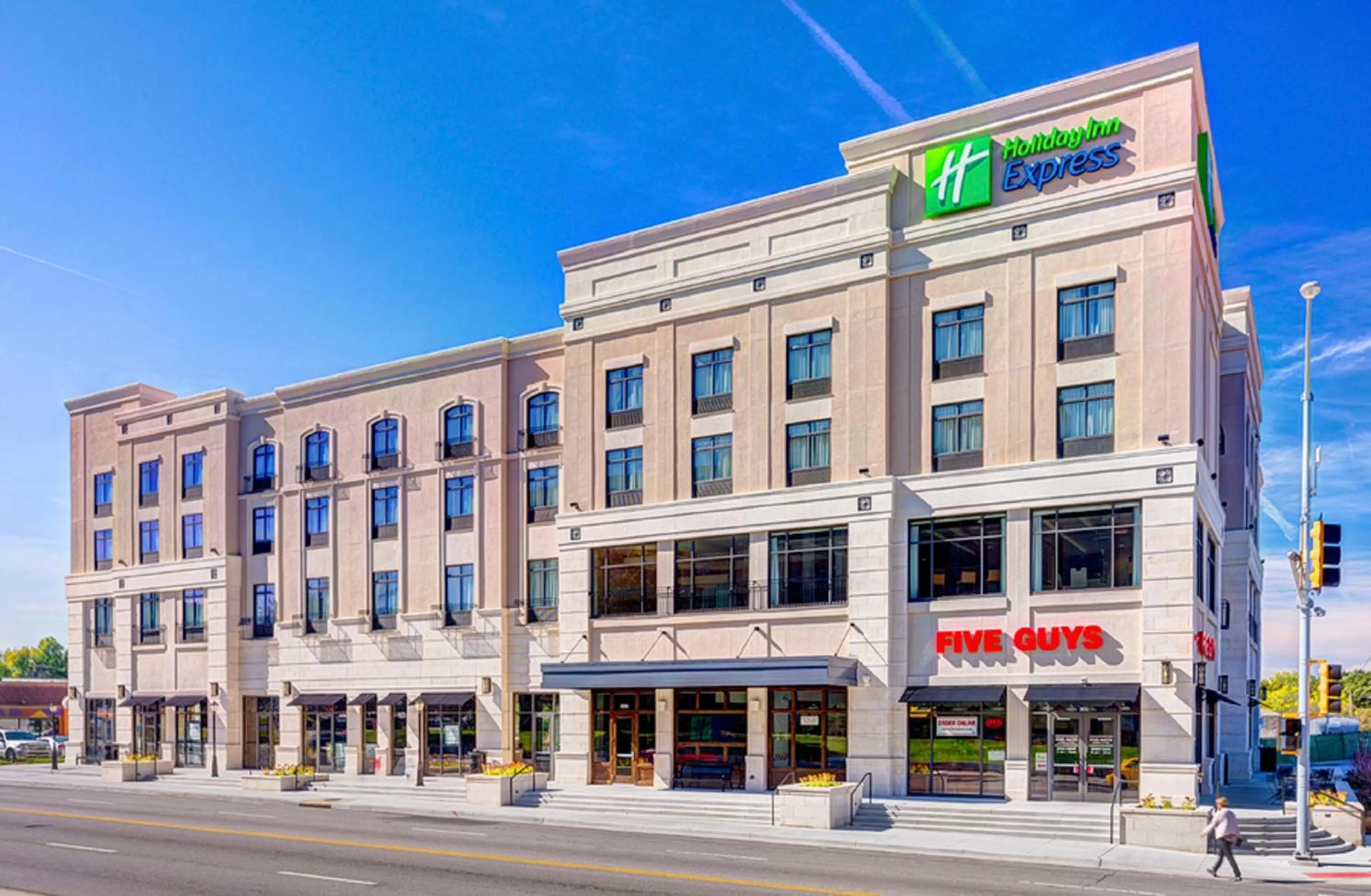 Property building in Holiday Inn Express & Suites - Kansas City KU Medical Center by IHG