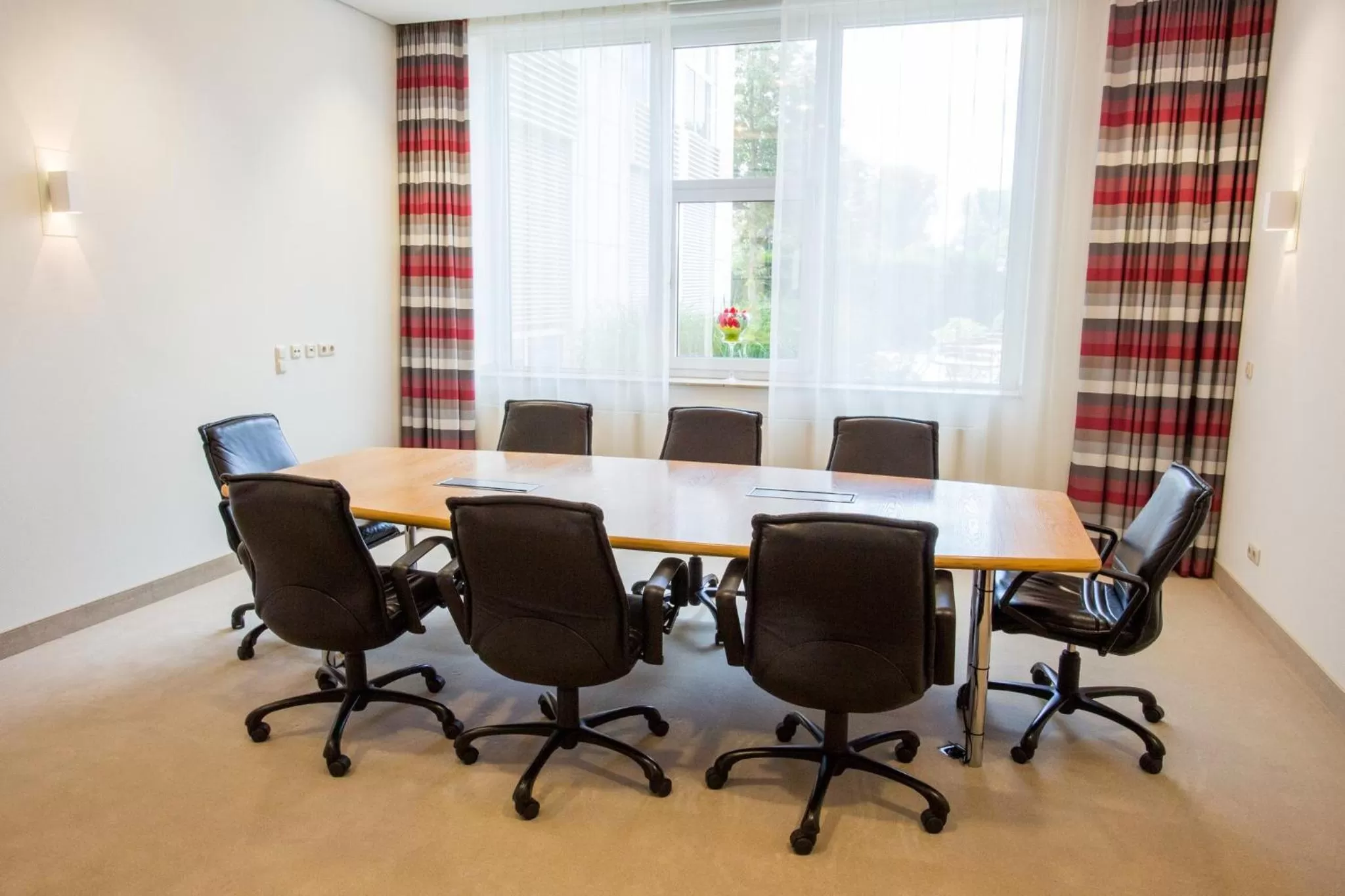Meeting/conference room in Holiday Inn Düsseldorf-Neuss by IHG
