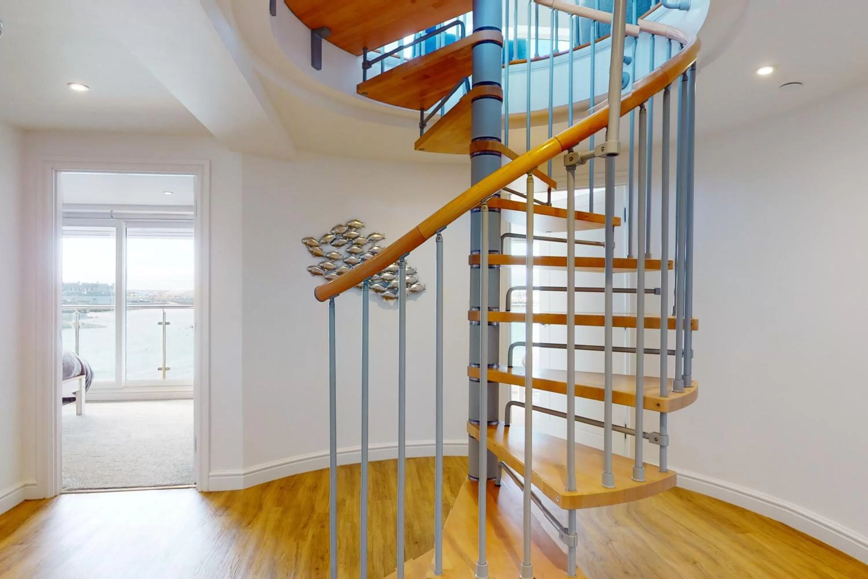 Facade/entrance in Crabbers' Wharf