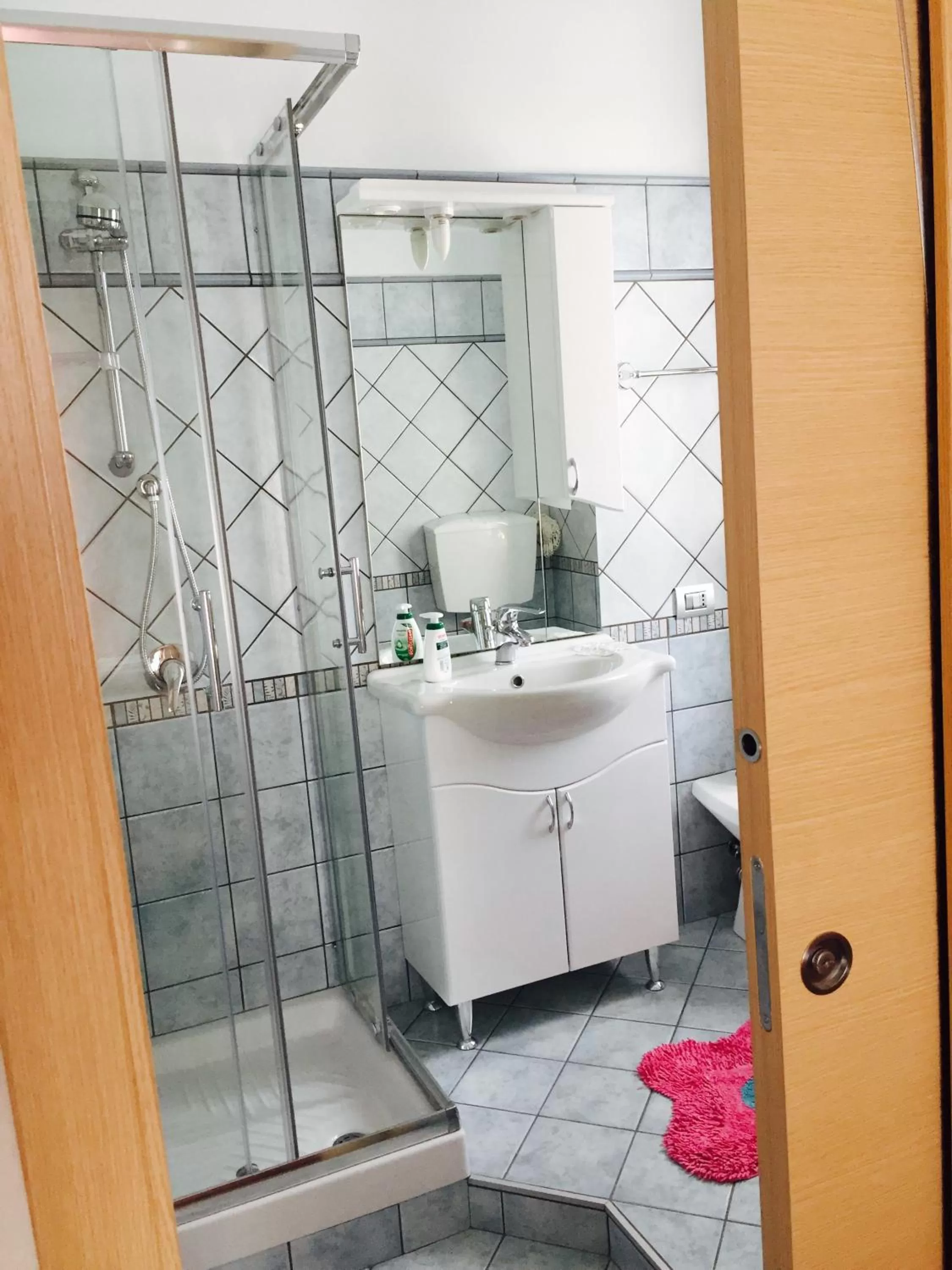 Shower in San Michele