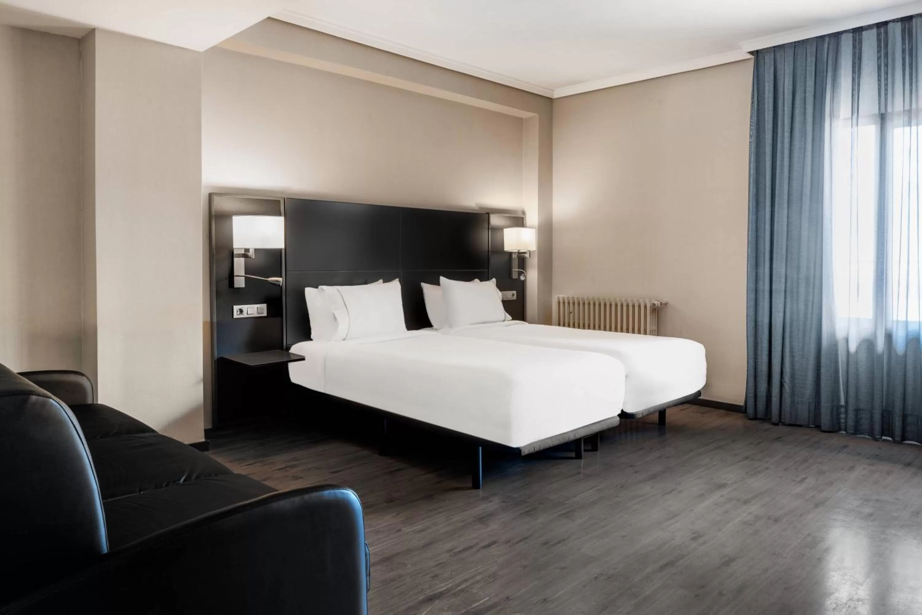 Family Twin Room with Sofa Bed in B&B HOTEL Vitoria General Álava