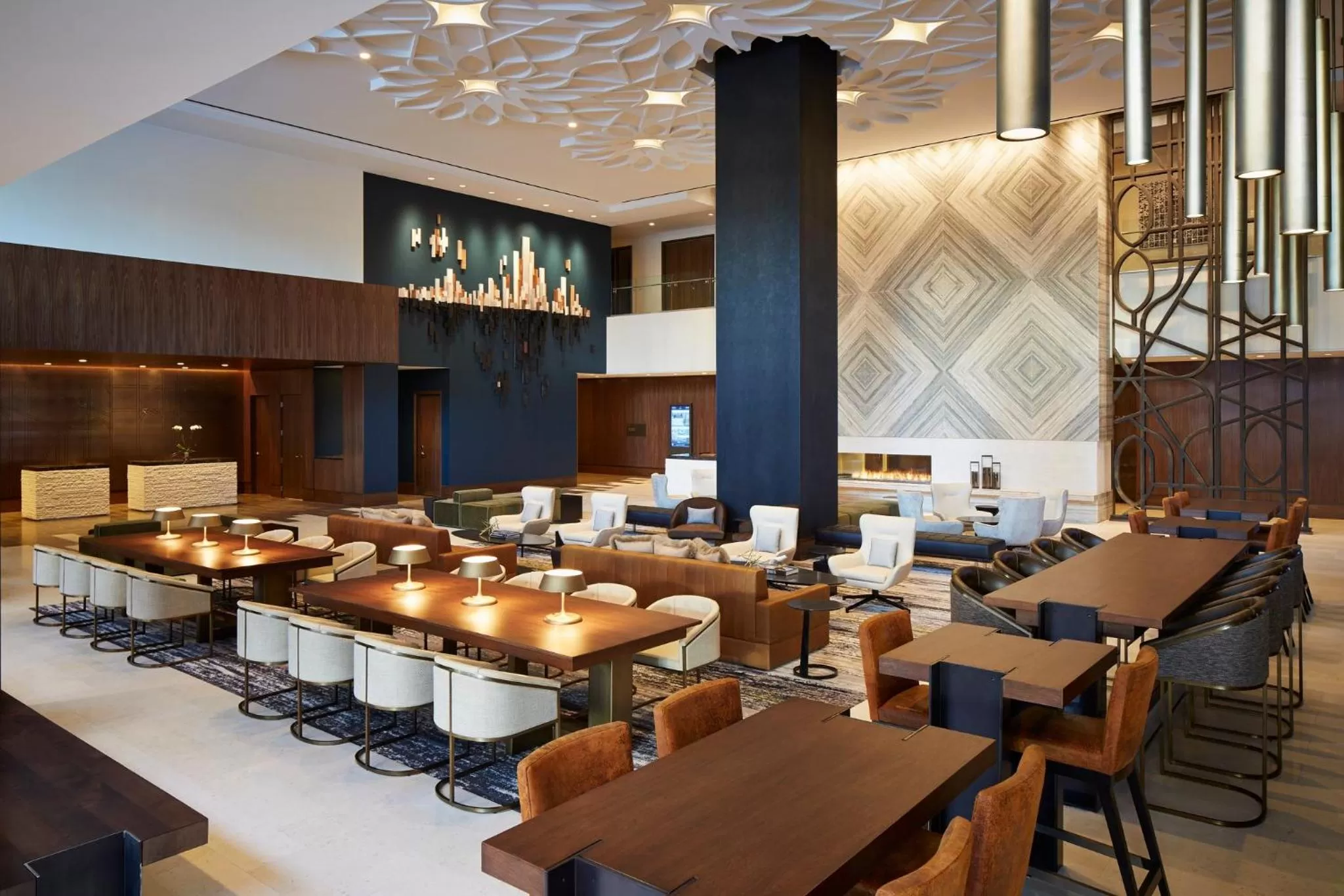 Lobby or reception in Loews Chicago Hotel