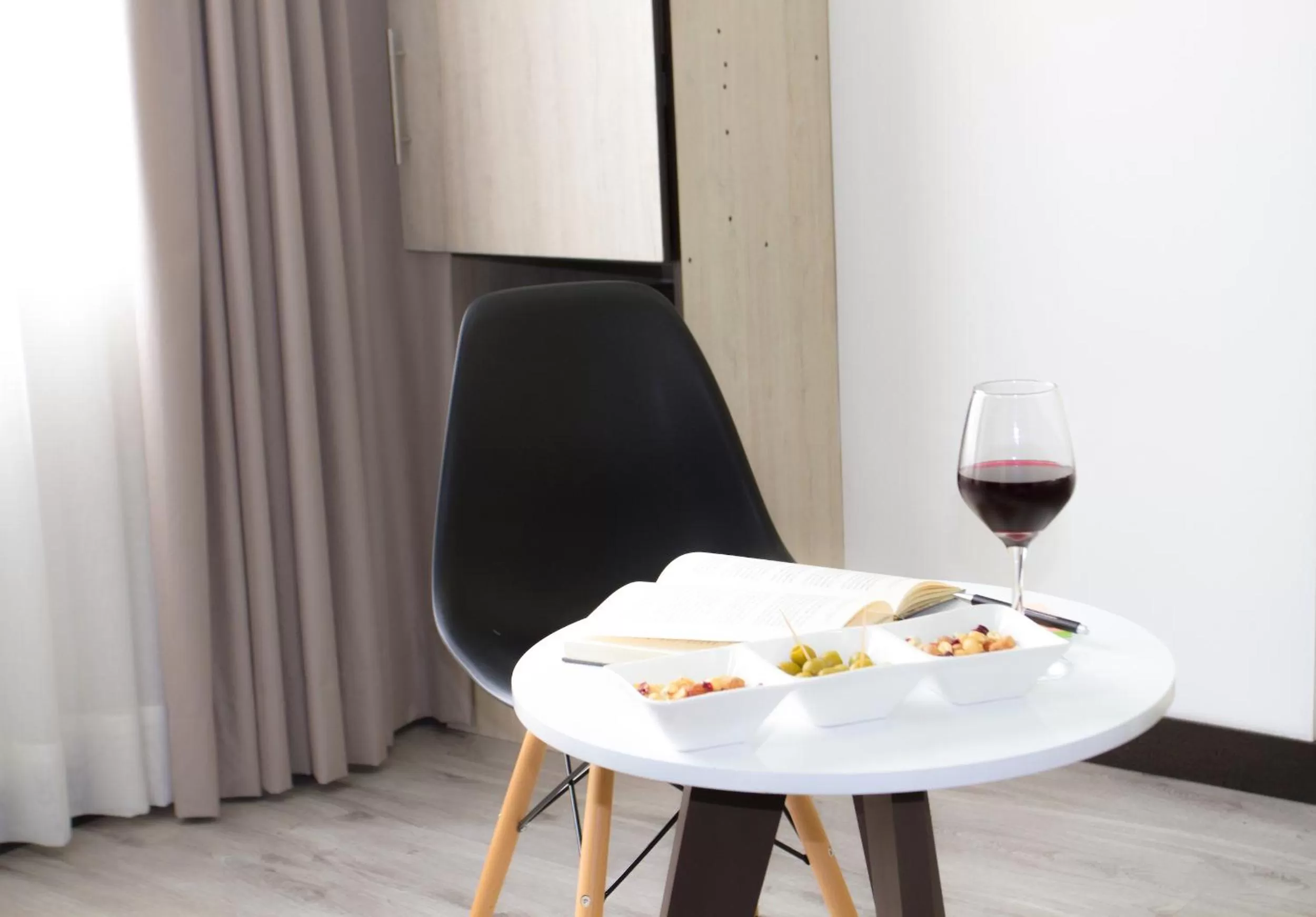 Seating area in Hotel WLH Silver Bogota - White Lighthouse