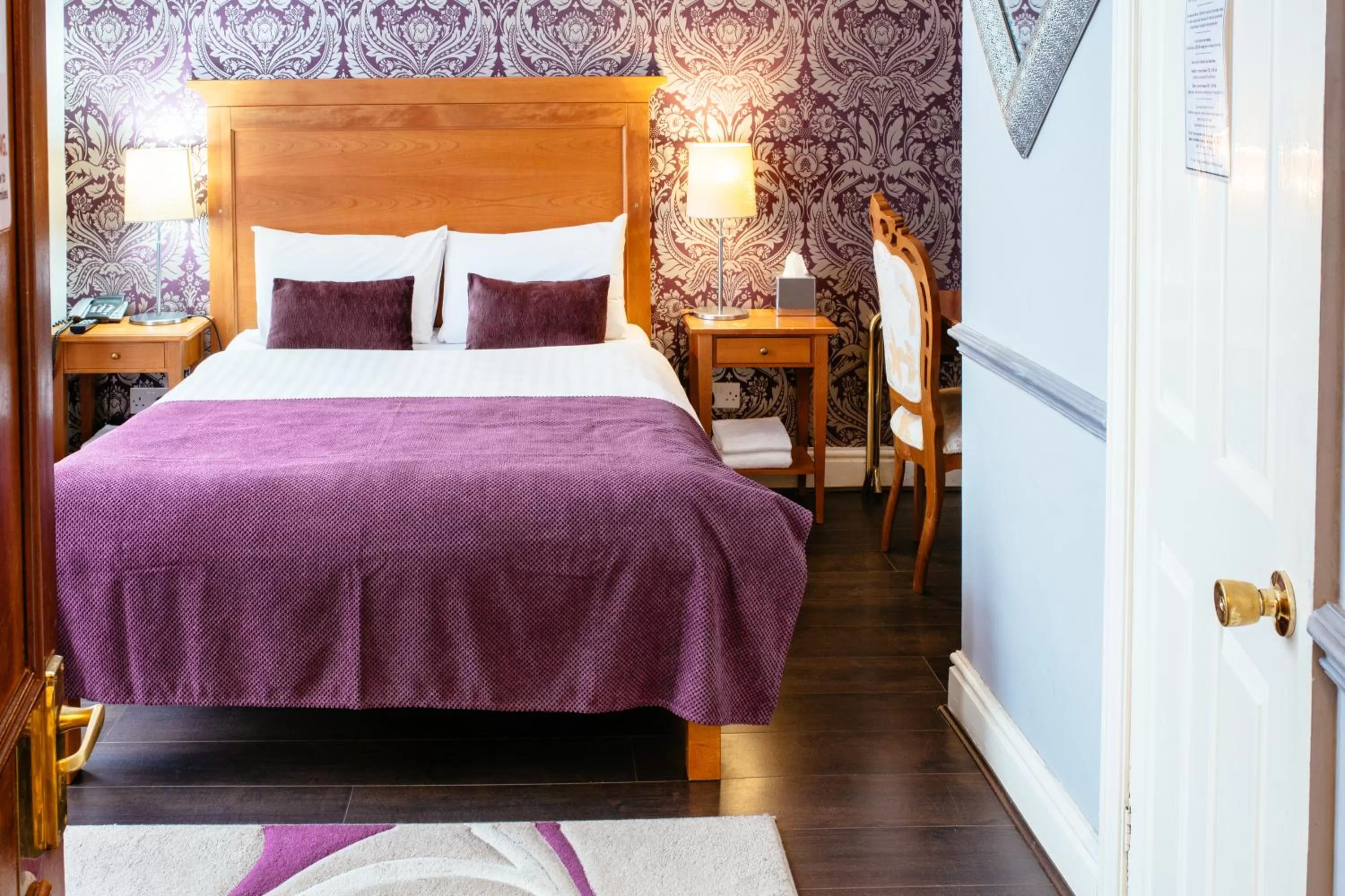 Bedroom, Bed in Pymgate Lodge Hotel Manchester Airport