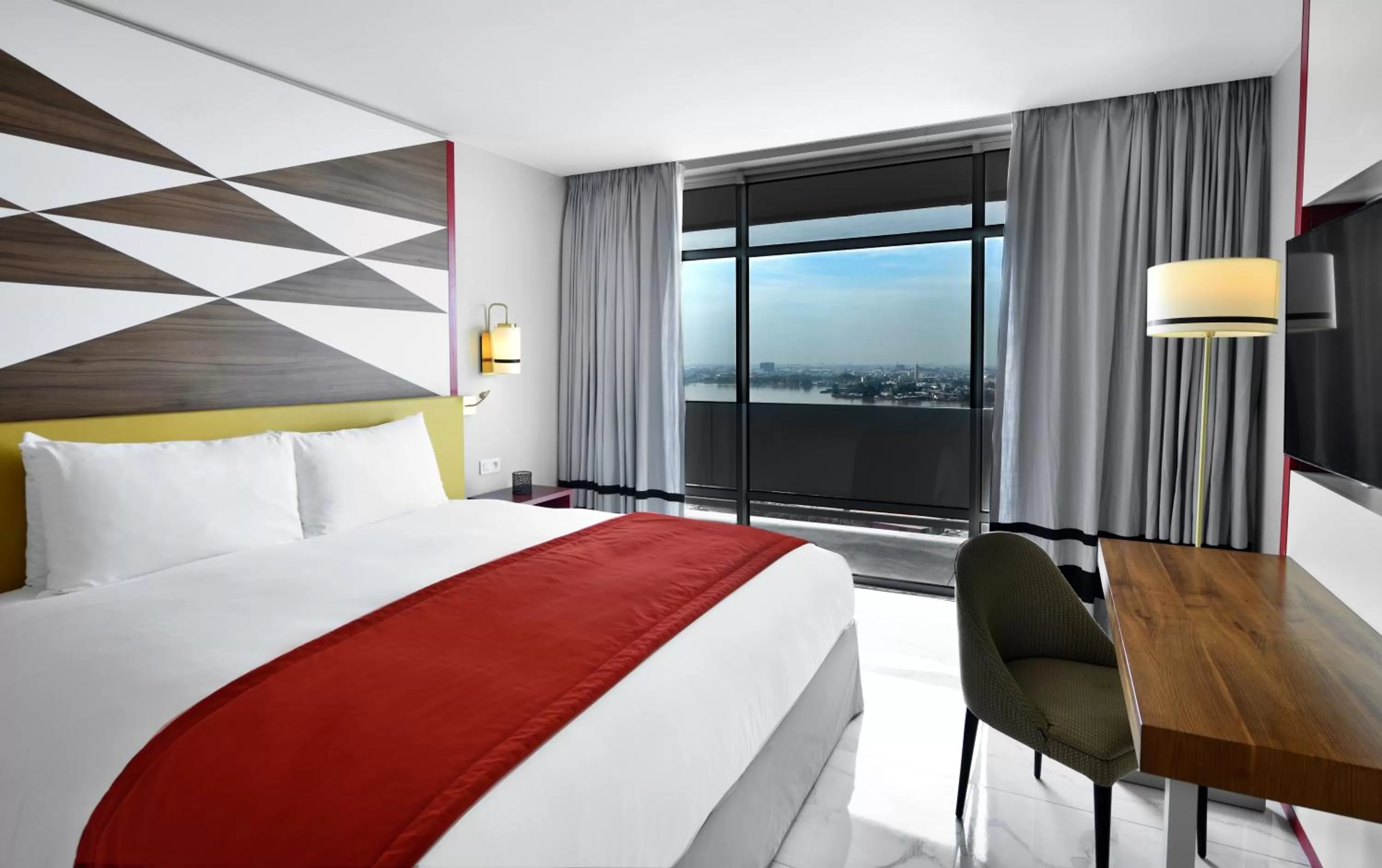 Photo of the whole room, Bed in Sofitel Abidjan Hotel Ivoire