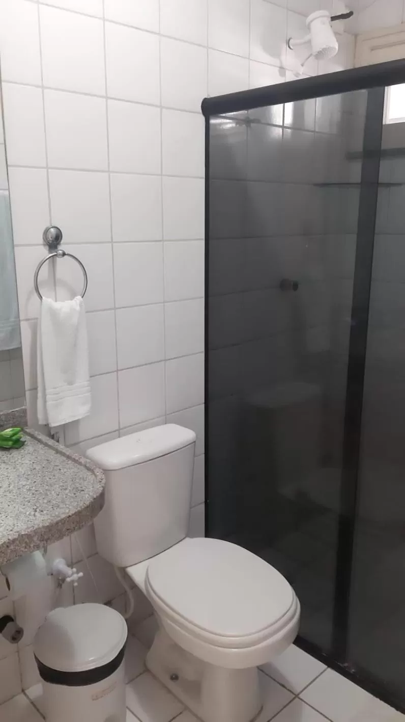 Toilet in Hotel Praia 2000