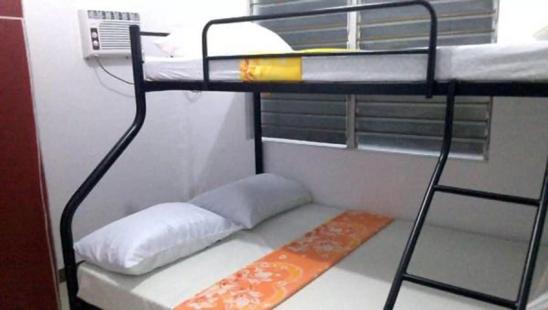 Bed in Gaea's Apartments