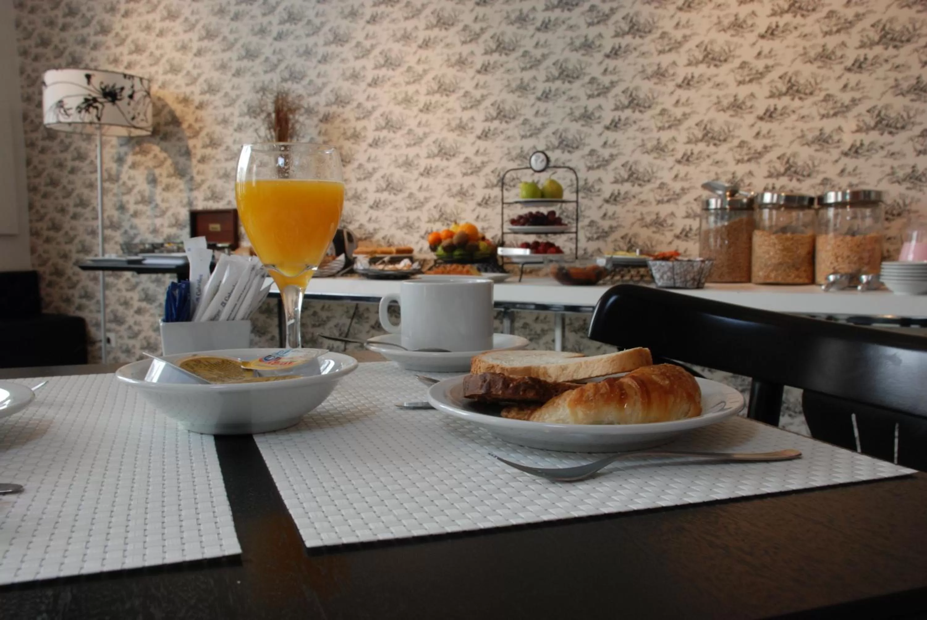 Buffet breakfast in San Isidro Plaza Hotel