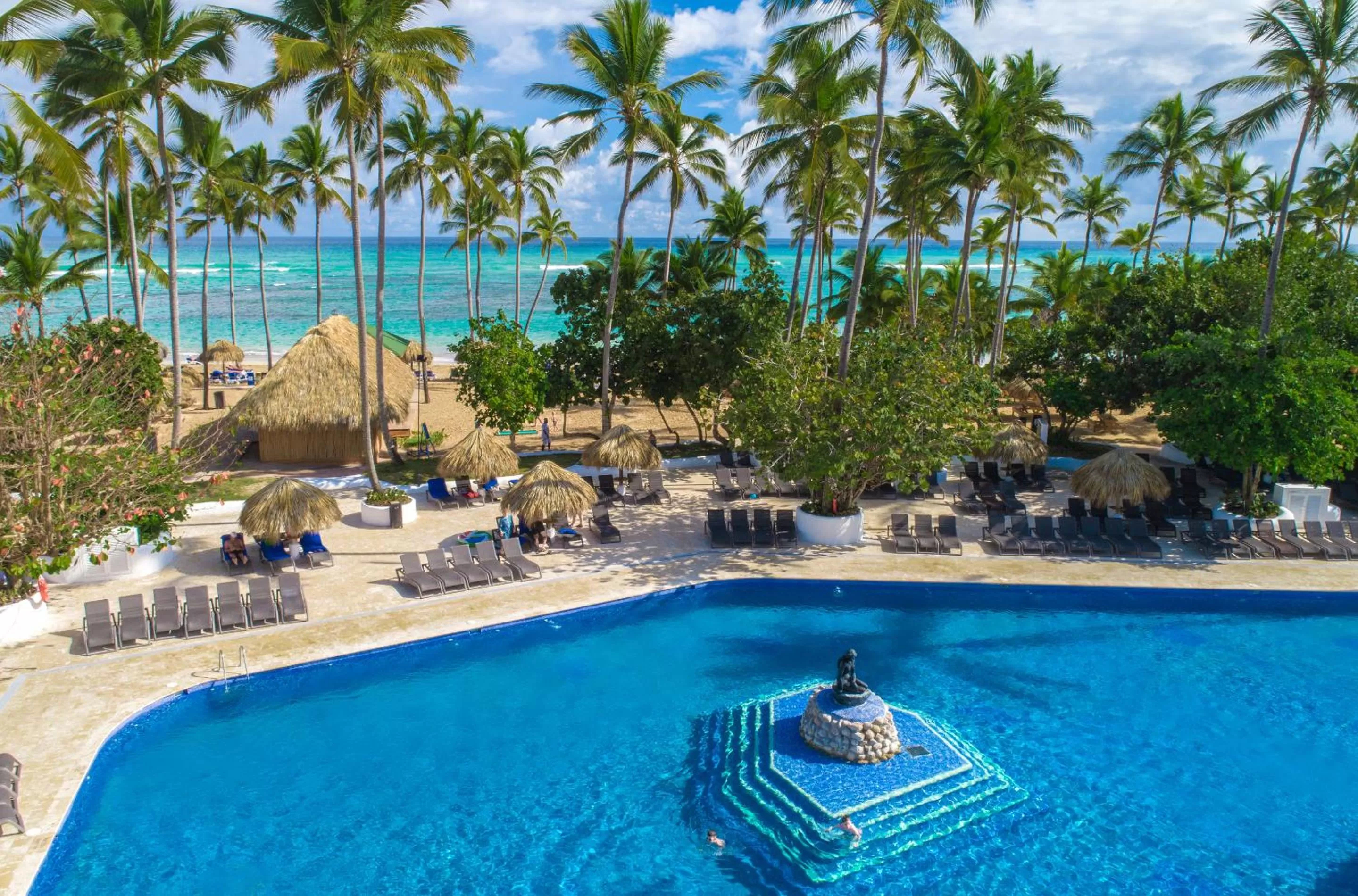 Swimming pool in Grand Sirenis Punta Cana Resort & Aquagames - All Inclusive