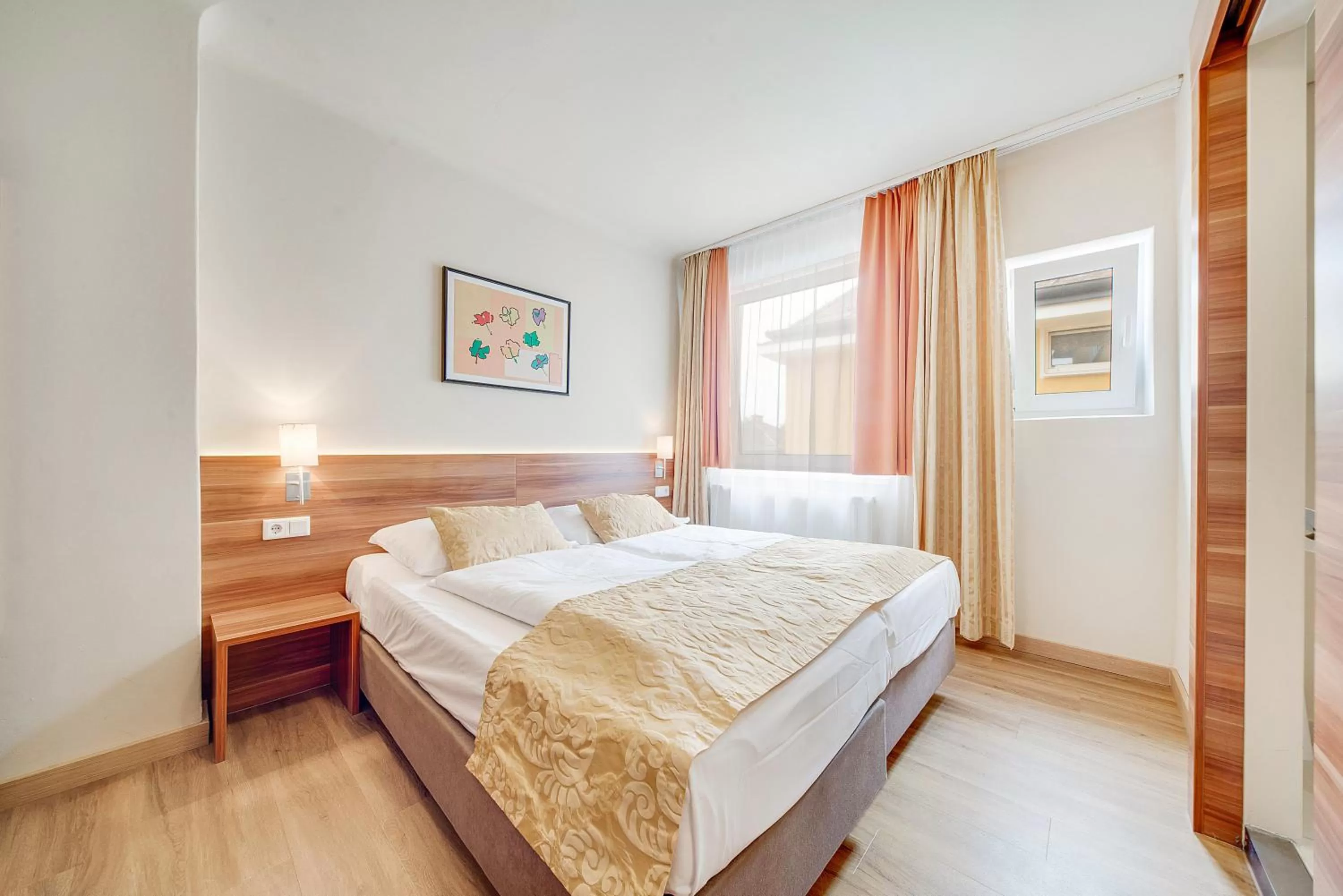 Photo of the whole room, Bed in Hotel Astoria