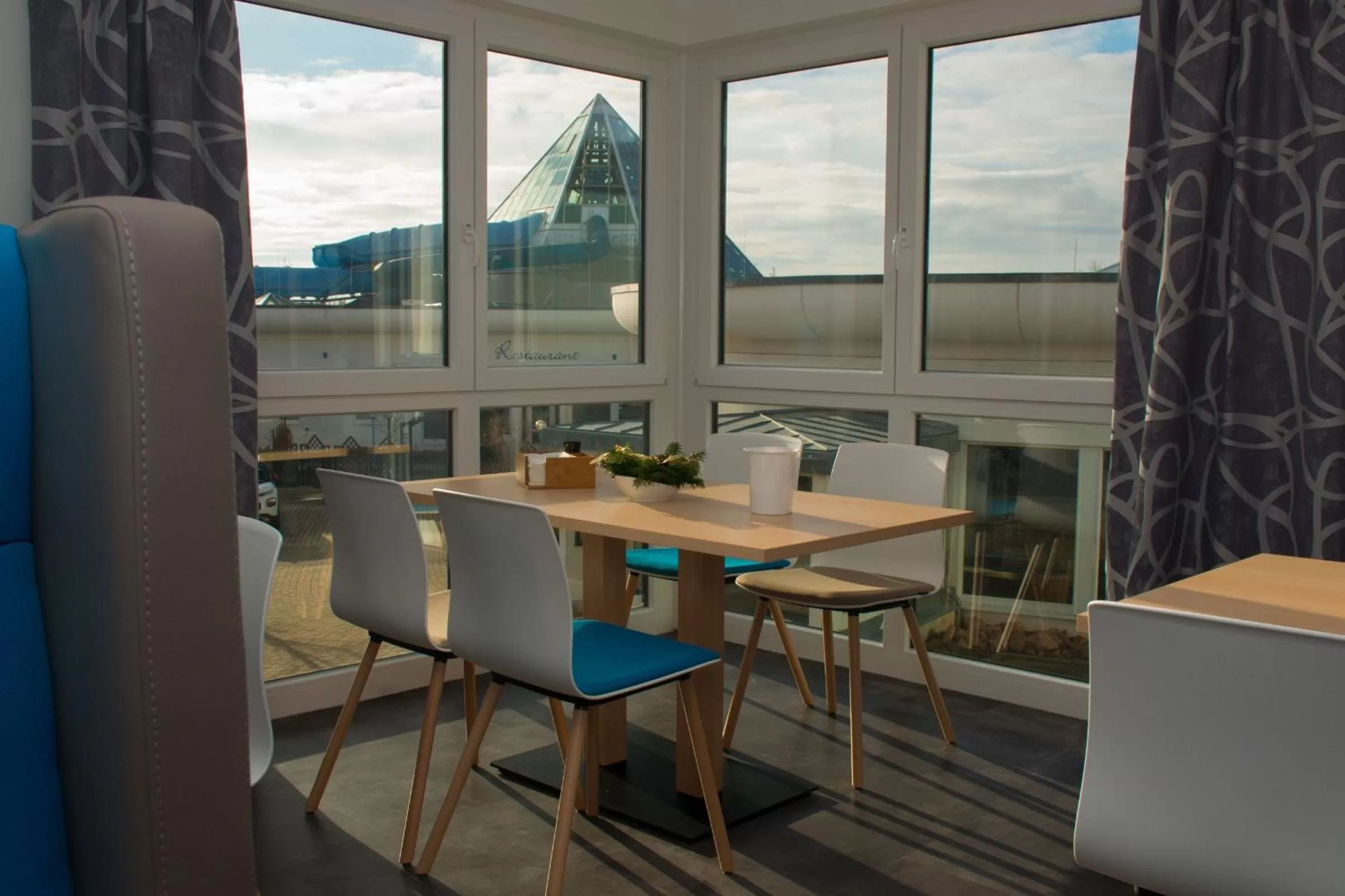 Dining area in Riff Resort