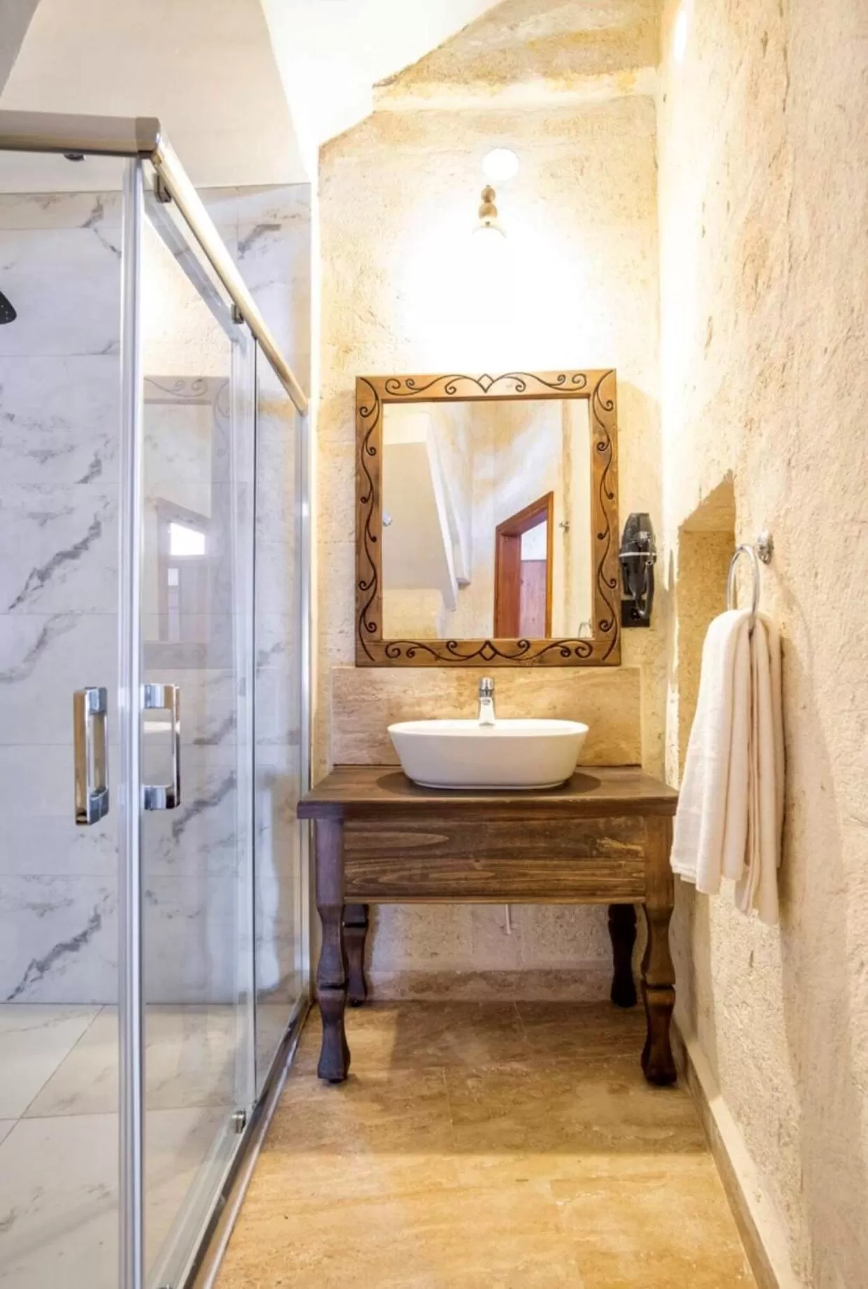 Shower in Uzay Cave Suite Hotel