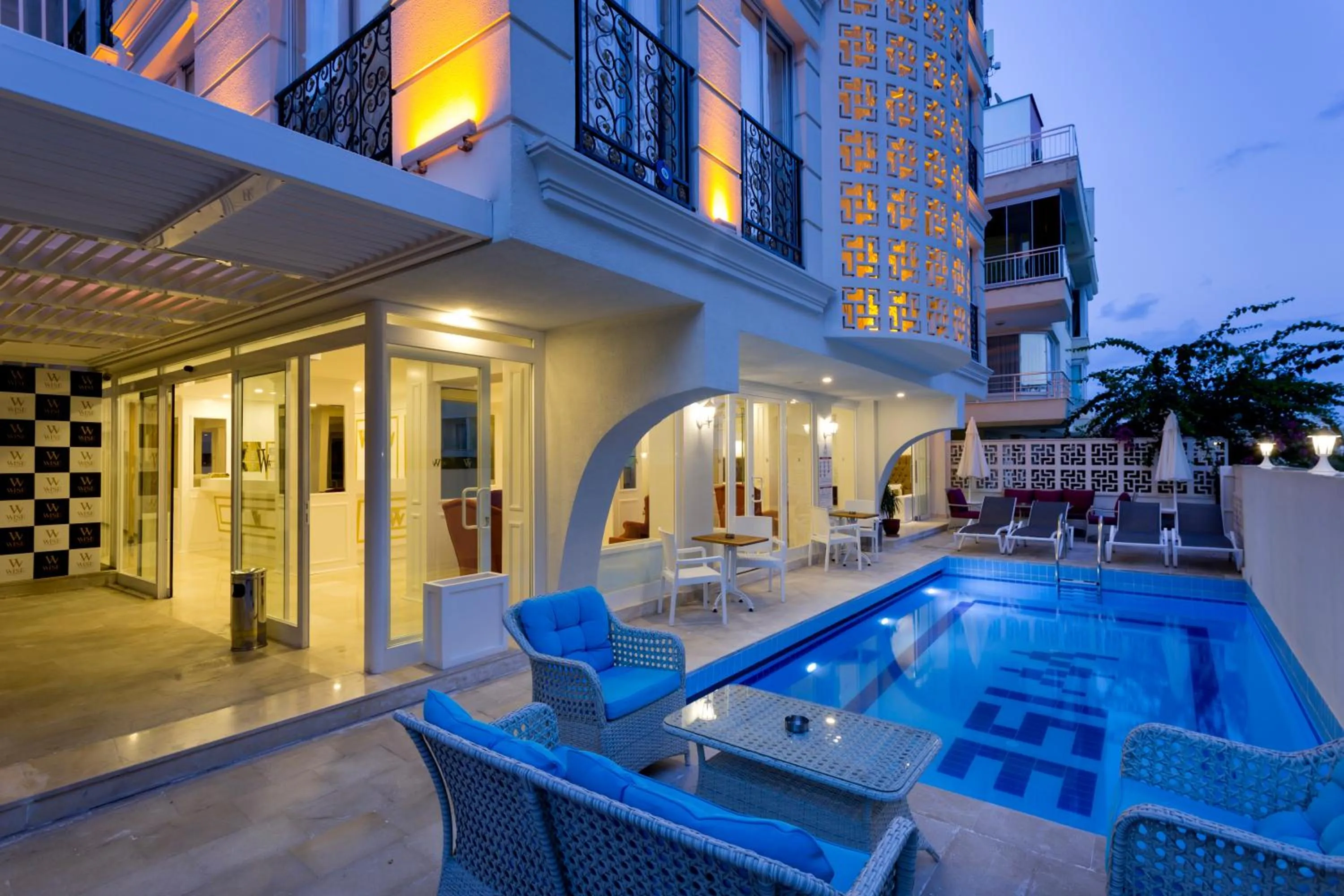 Facade/entrance in Wise Hotel & Spa - Adults Only