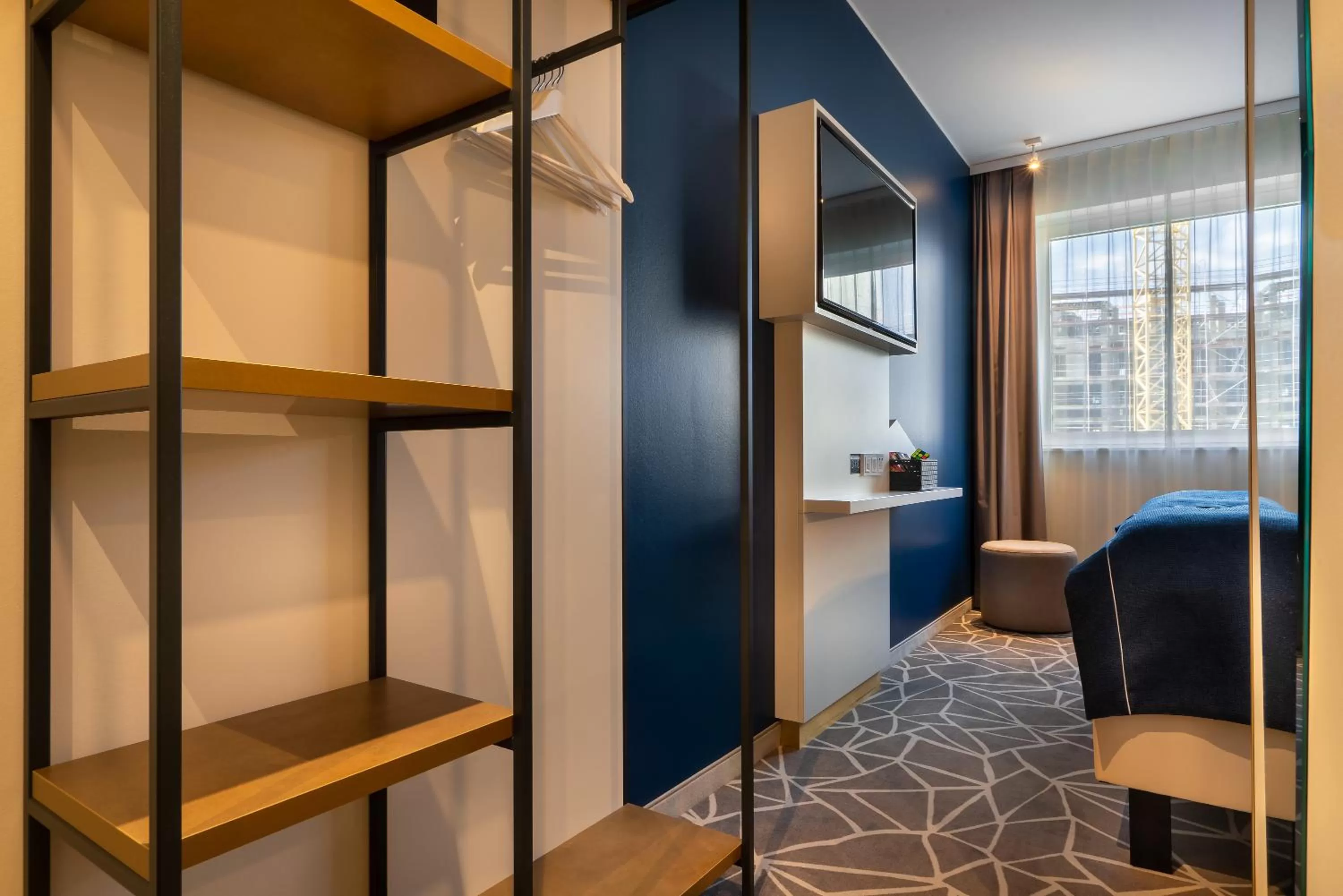 TV and multimedia in Holiday Inn - the niu, Ridge Halle Central Station by IHG