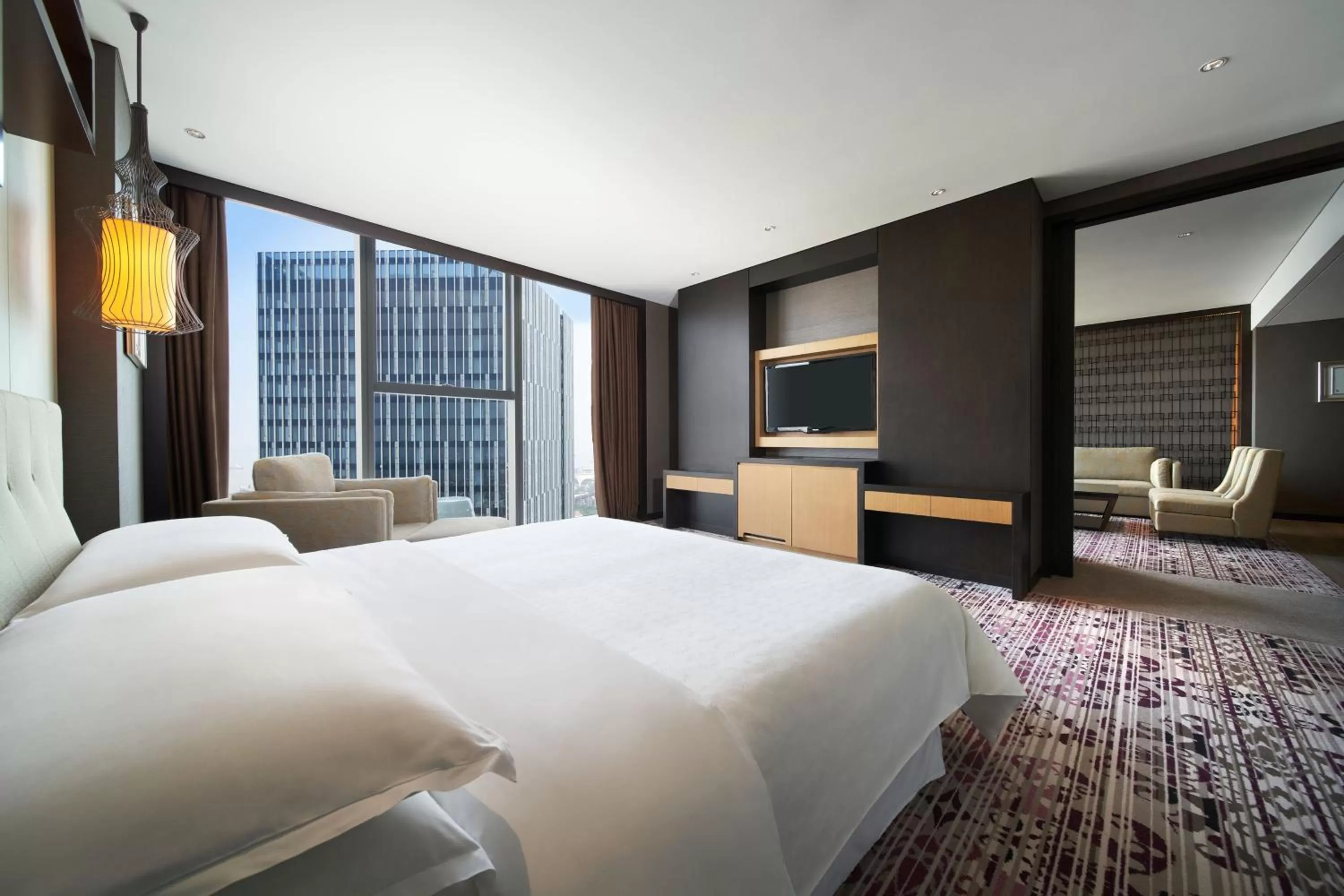 Bedroom, Bed in Sheraton Shanghai Waigaoqiao Hotel