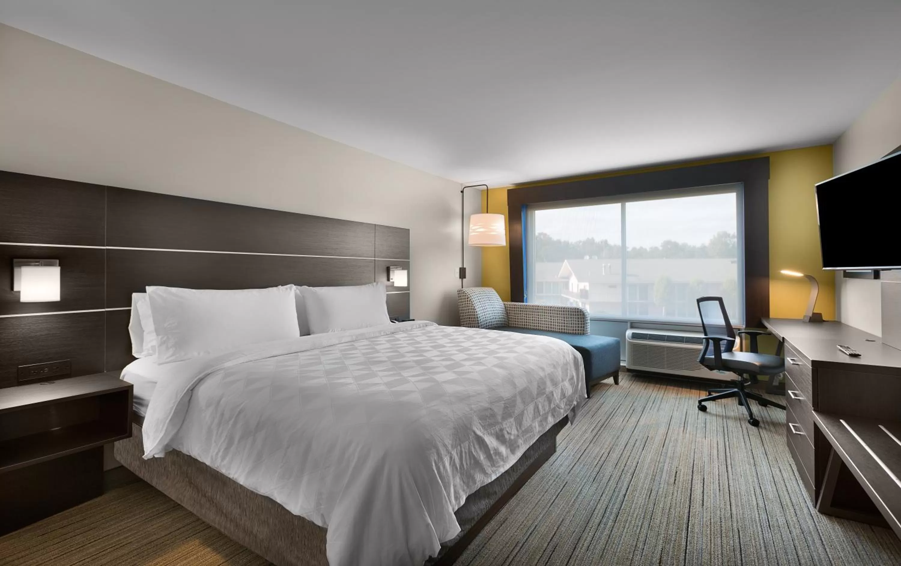 Photo of the whole room in Holiday Inn Express - Lake Park by IHG