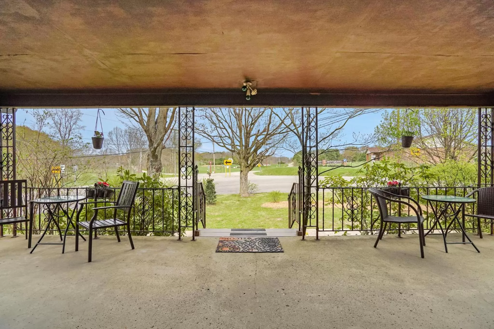 Patio in Hocking Hills Inn