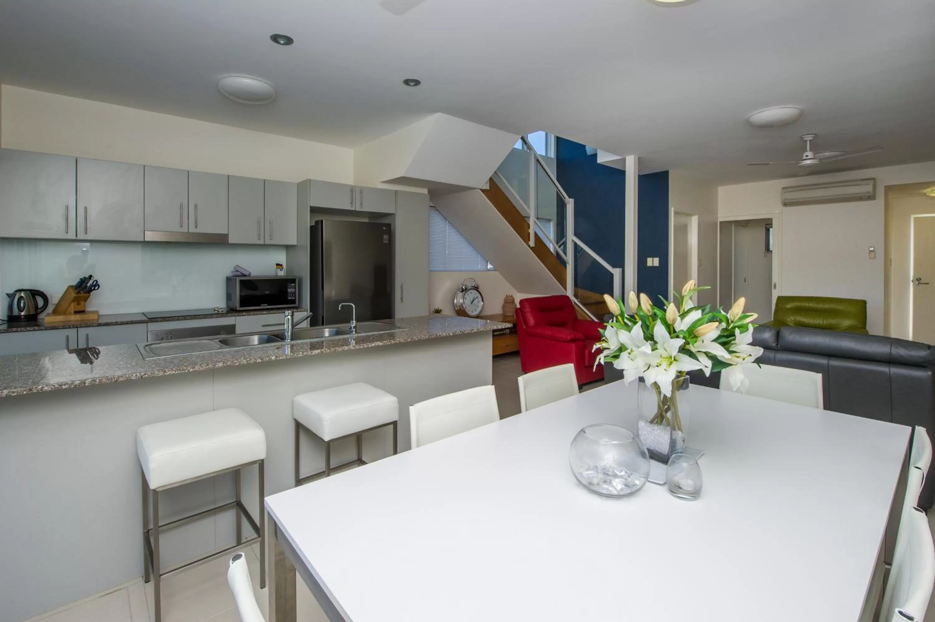 Kitchen/Kitchenette in Beachside Magnetic Harbour Apartments