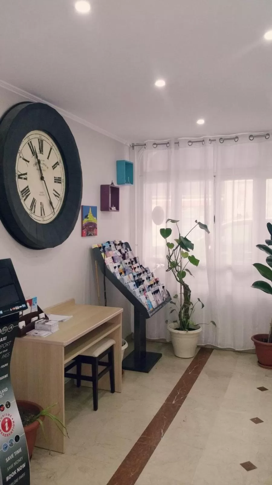 Lobby or reception in Hôtel de Bordeaux