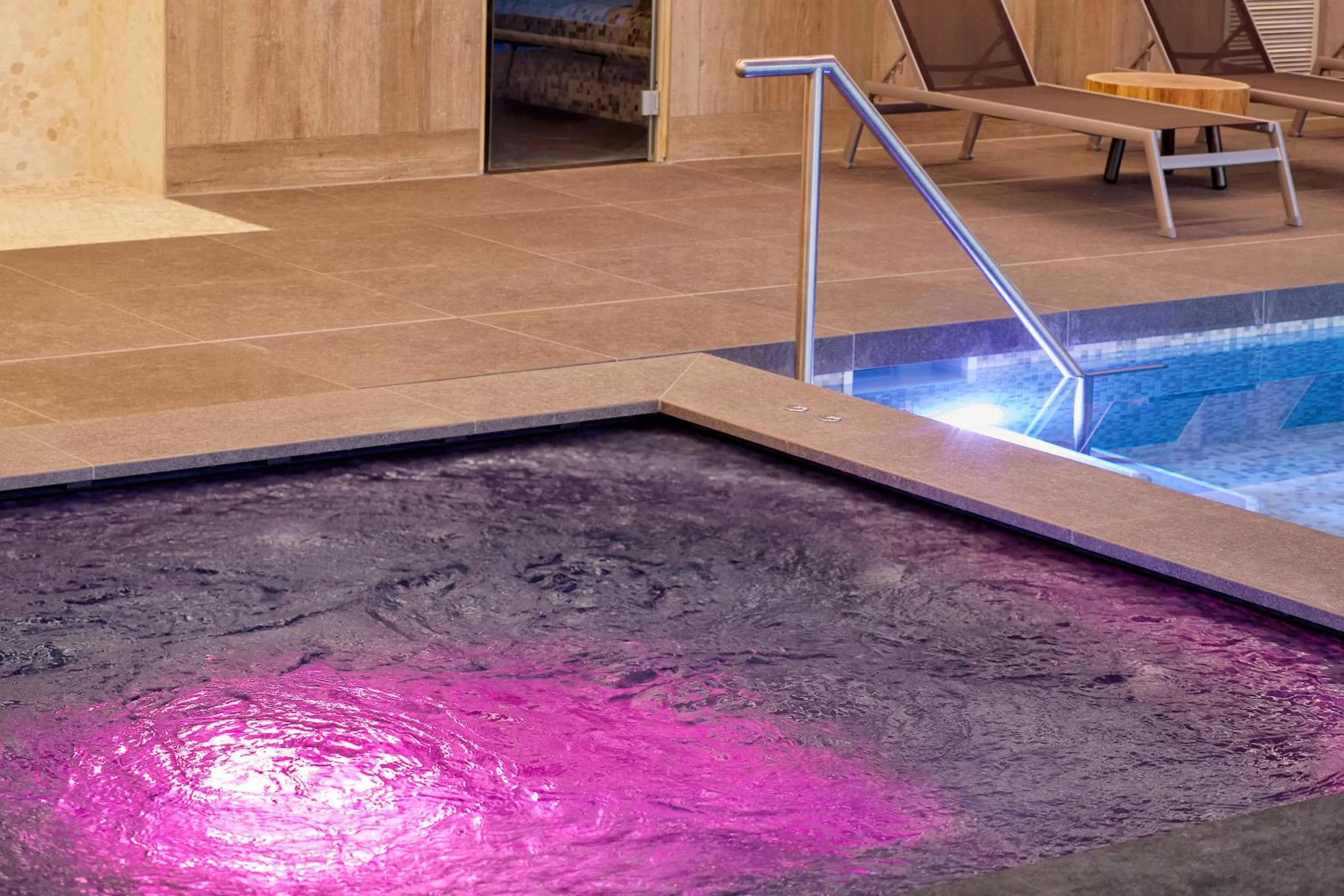 Swimming pool in Van der Valk Hotel Breda