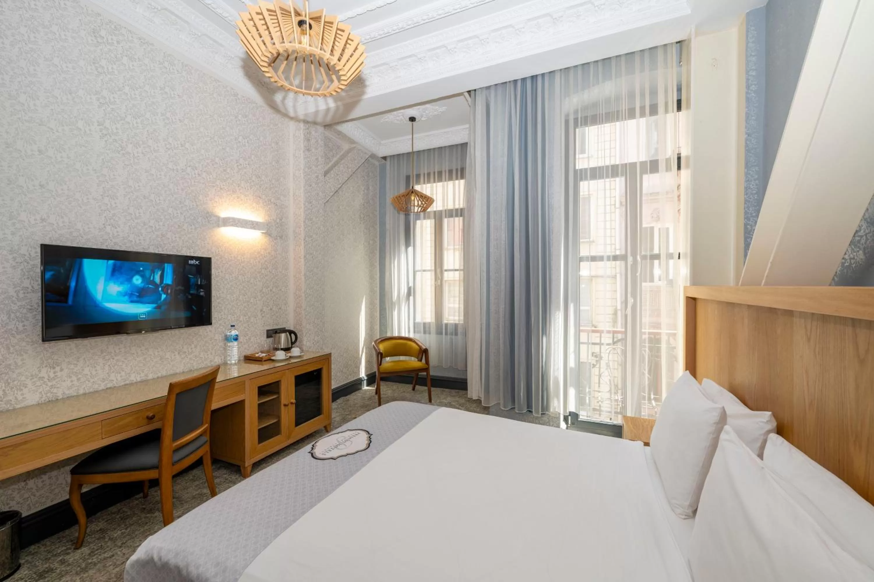 Seating area, Bed in Premist Hotels Taksim