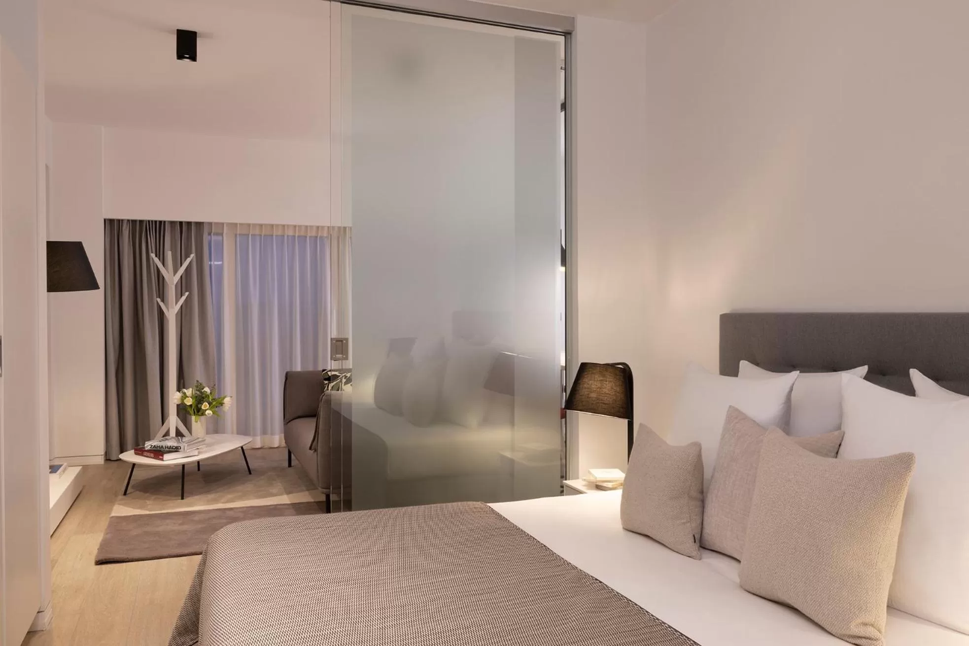 Bedroom, Bed in L-Avenue