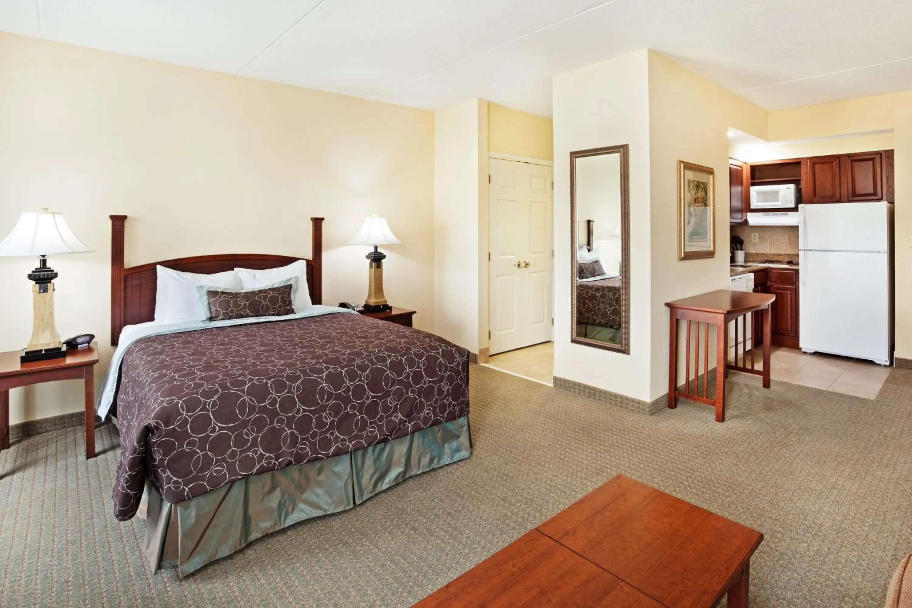 Photo of the whole room, Bed in Staybridge Suites-Knoxville Oak Ridge by IHG