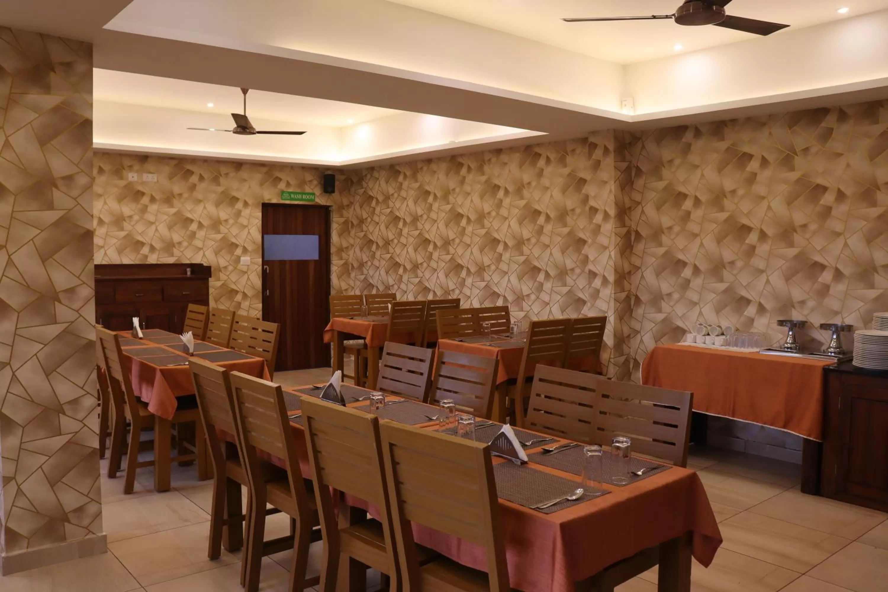 Restaurant/Places to Eat in Pleasant Hill Resort