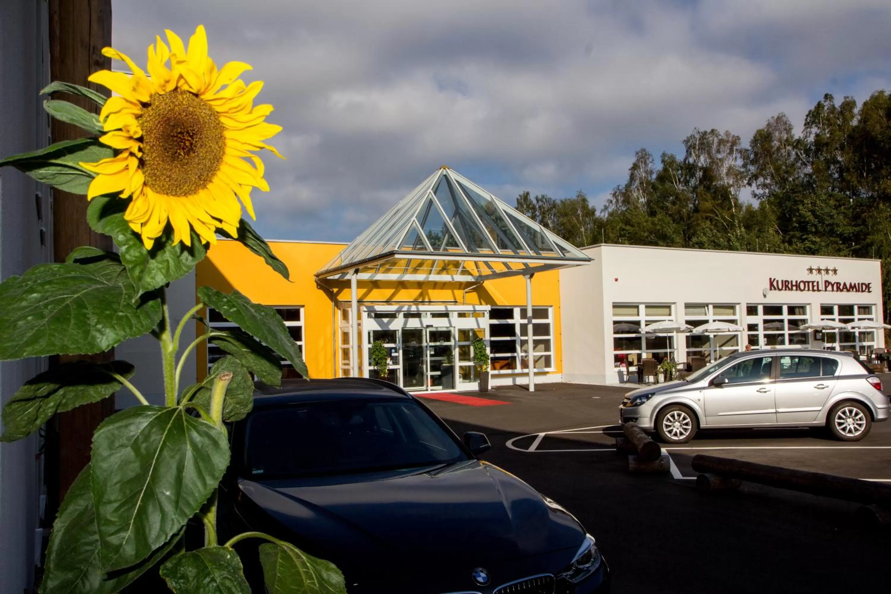 Facade/entrance in Kurhotel Pyramide Sibyllenbad